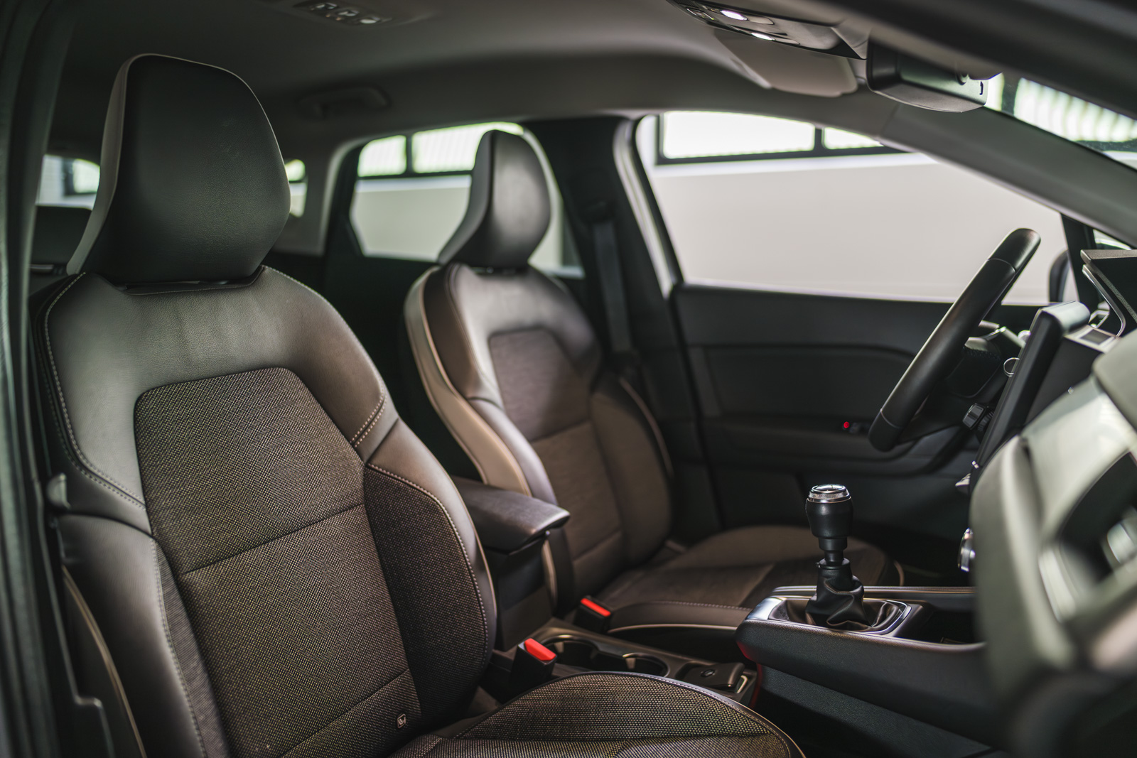 Vehicle gallery image 12