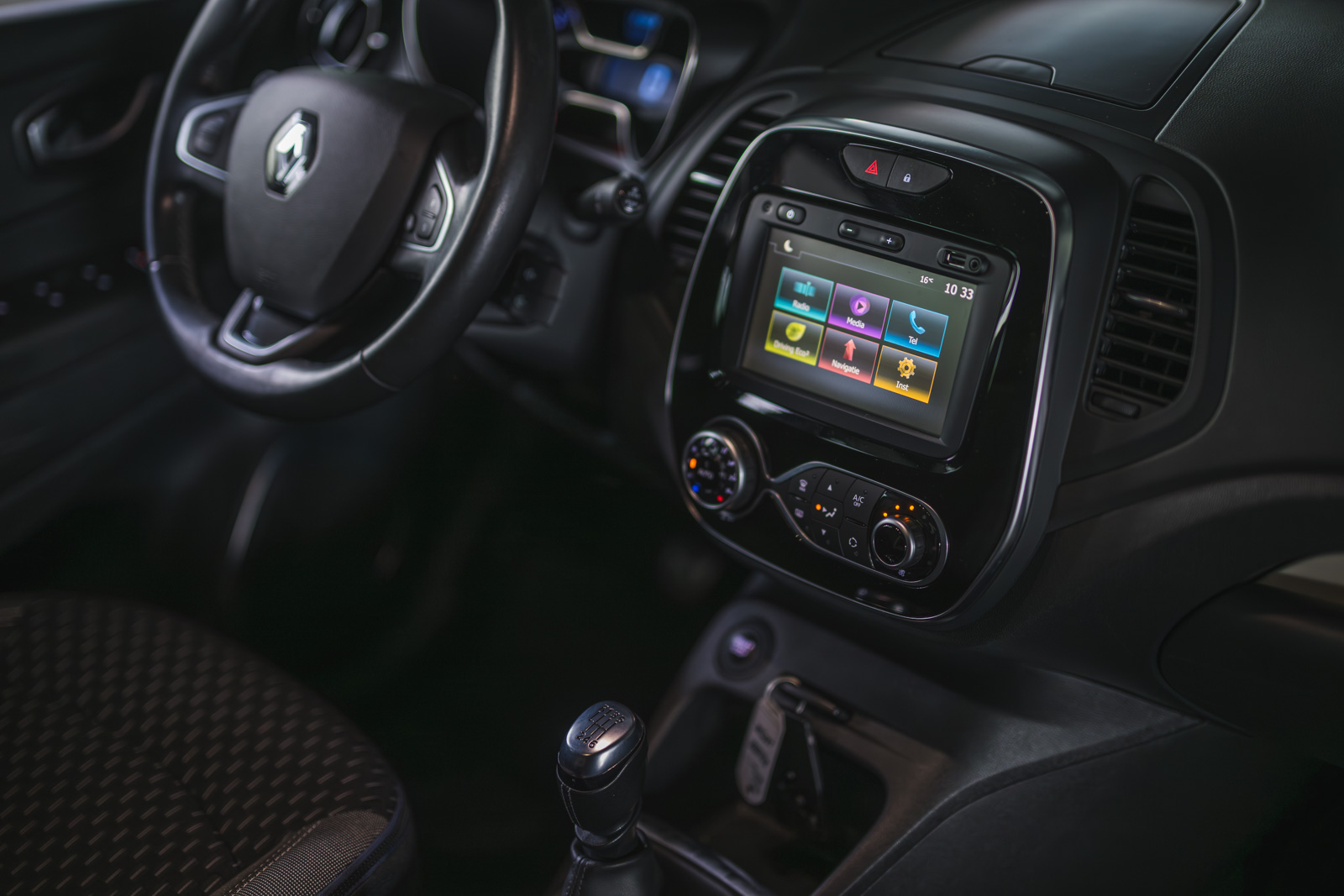 Vehicle gallery image 16