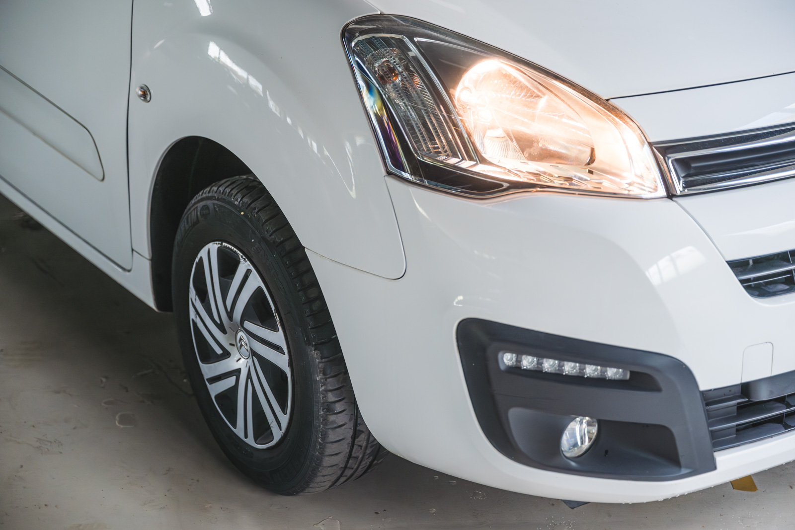 Vehicle gallery image 7