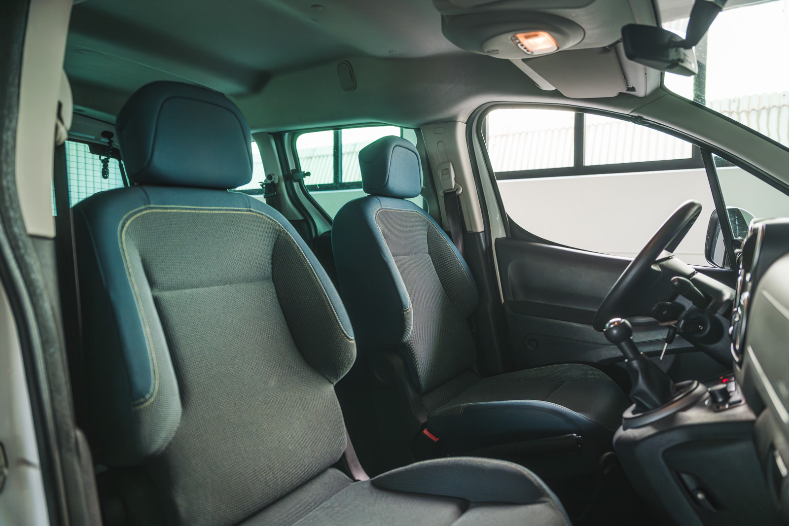 Vehicle gallery image 13