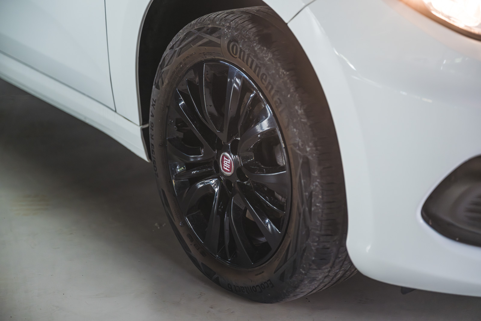 Vehicle gallery image 9