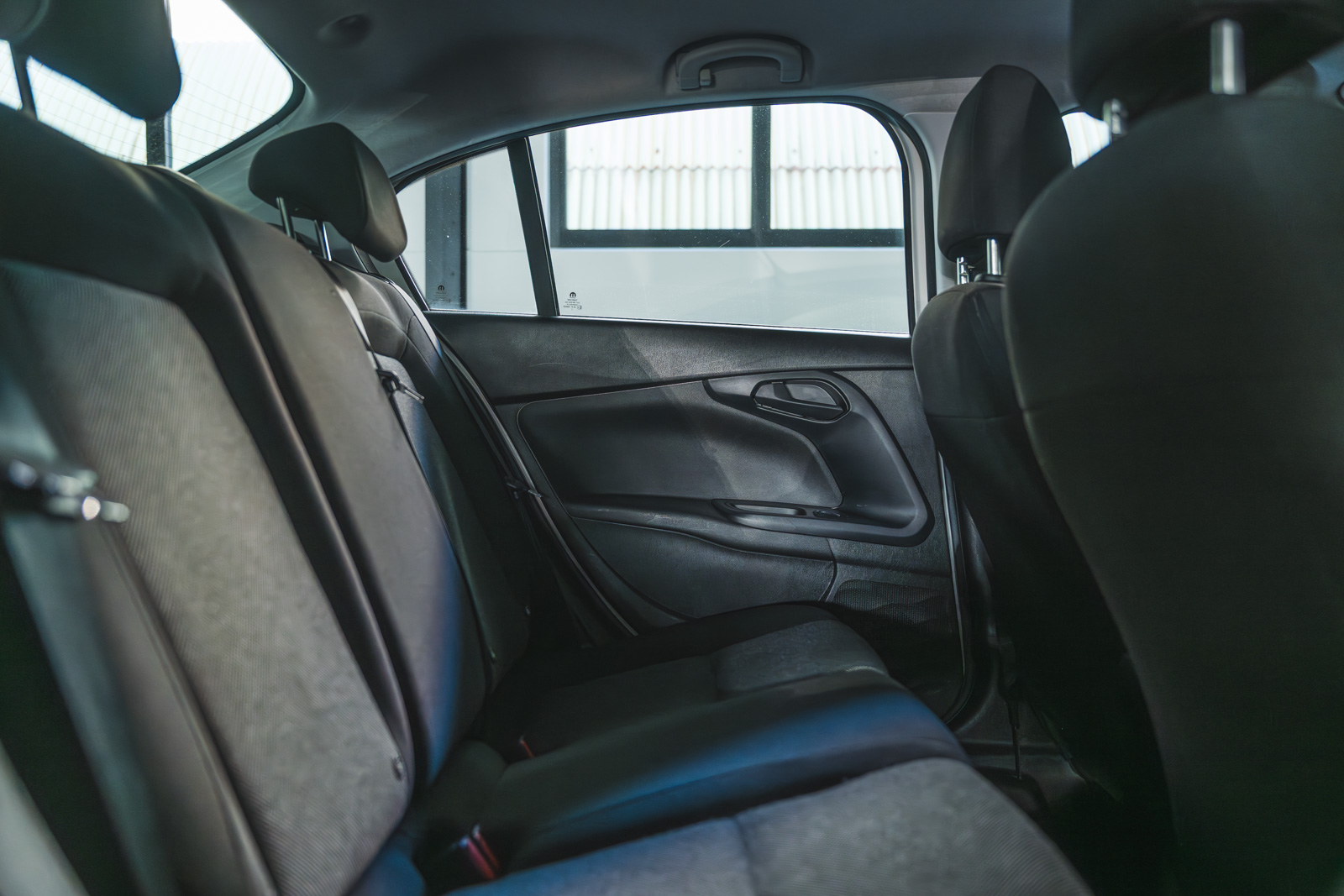 Vehicle gallery image 17