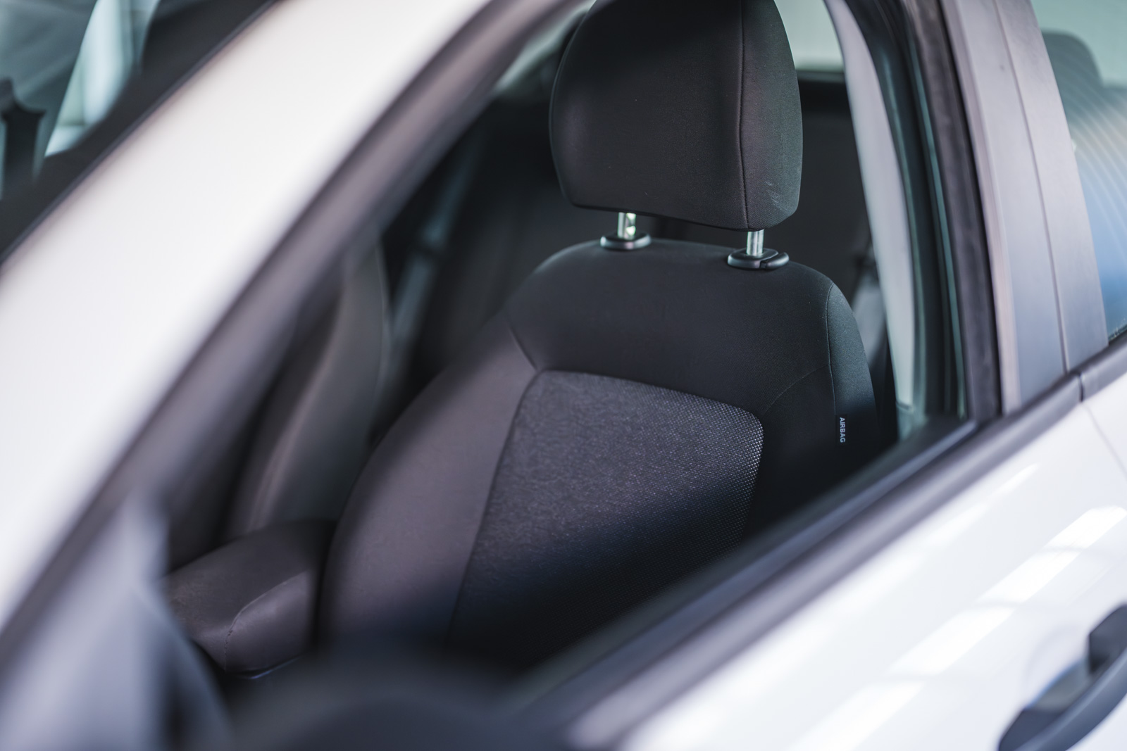 Vehicle gallery image 16