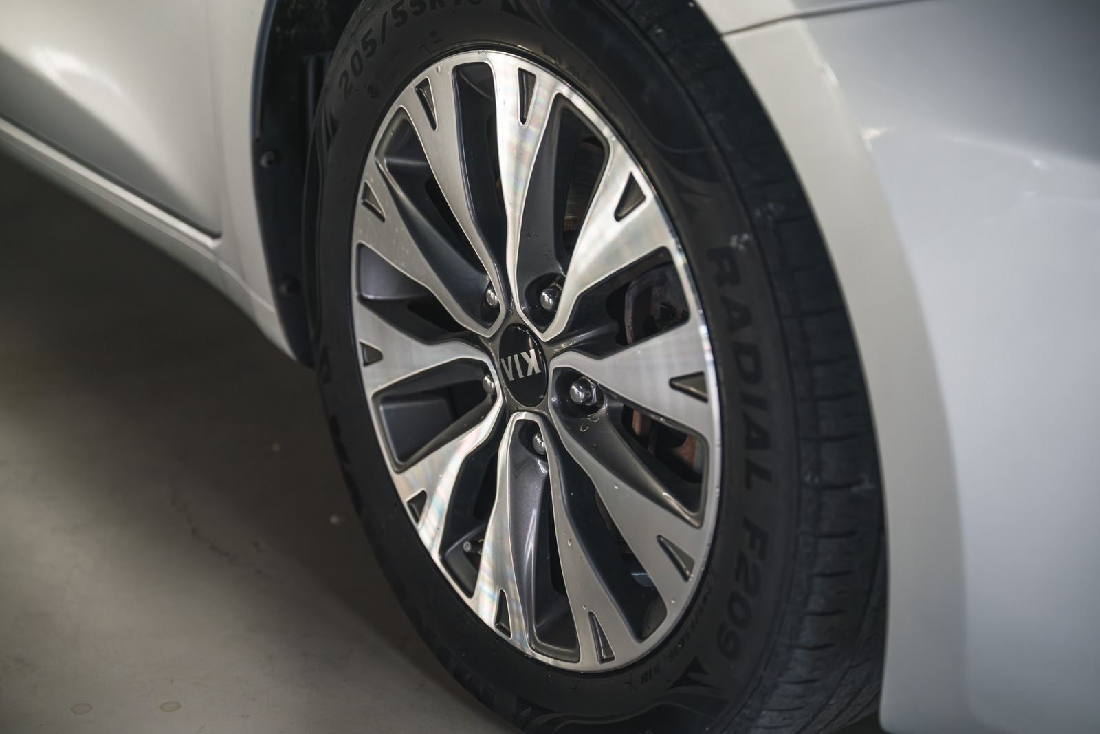 Vehicle gallery image 9