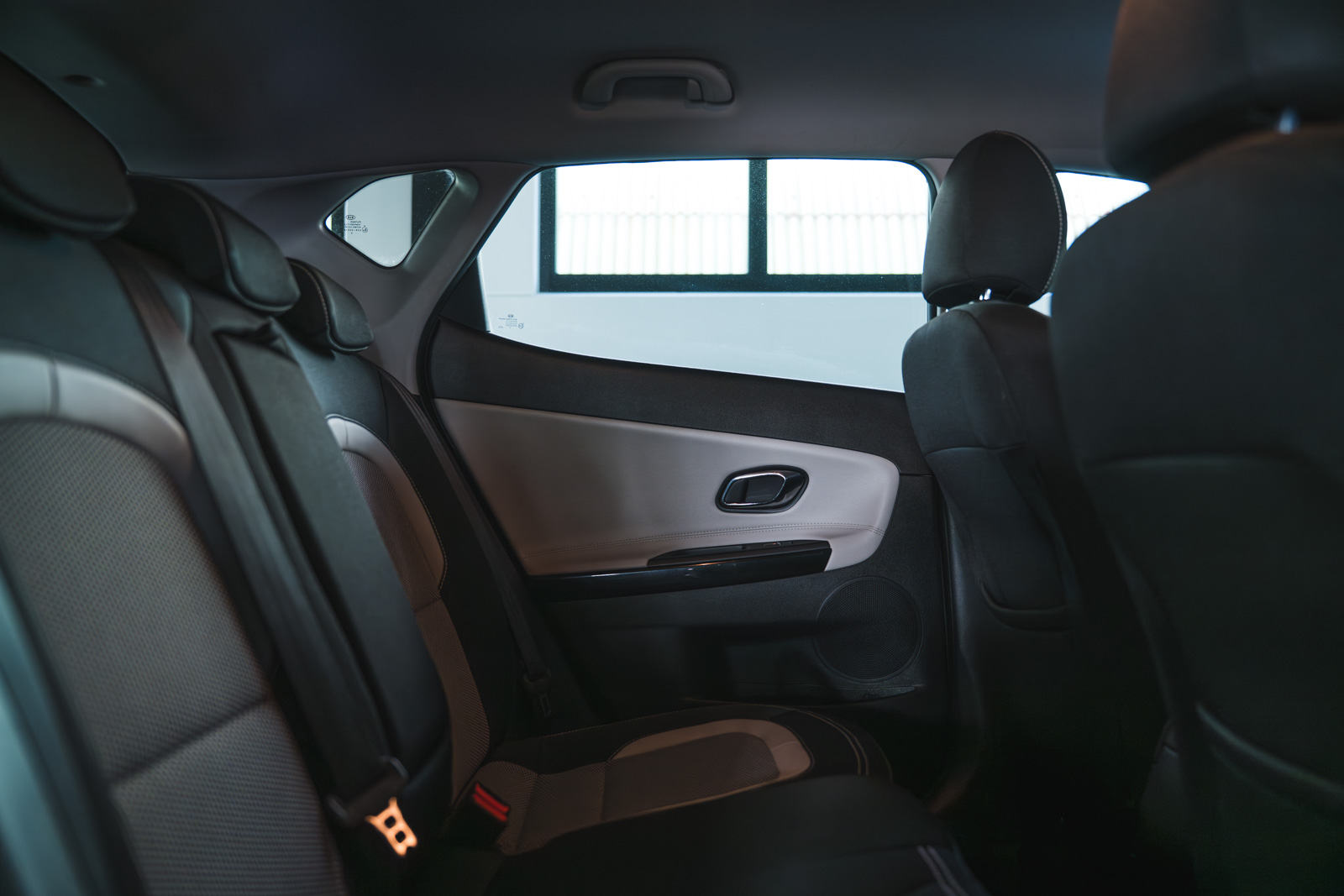 Vehicle gallery image 18