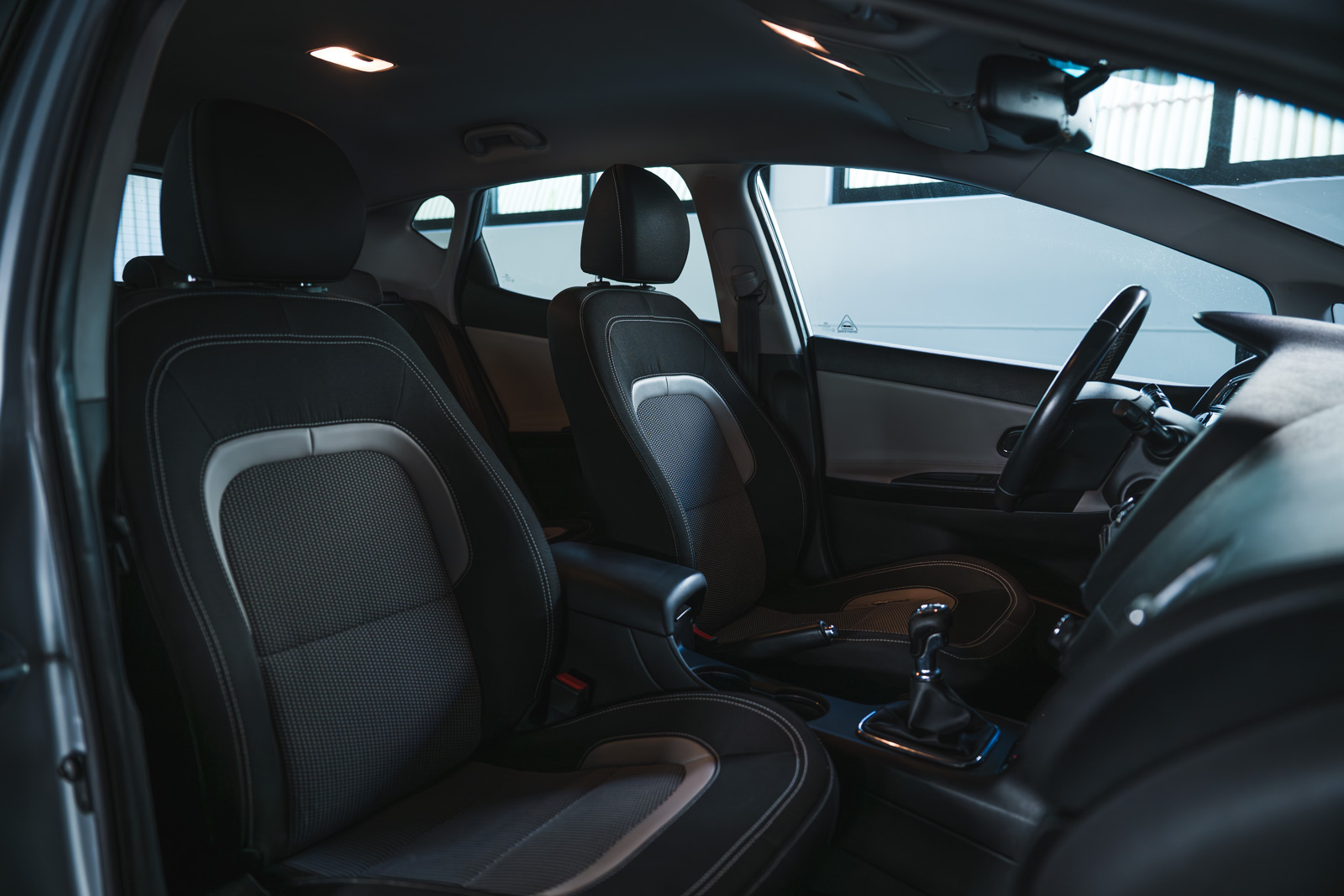 Vehicle gallery image 15