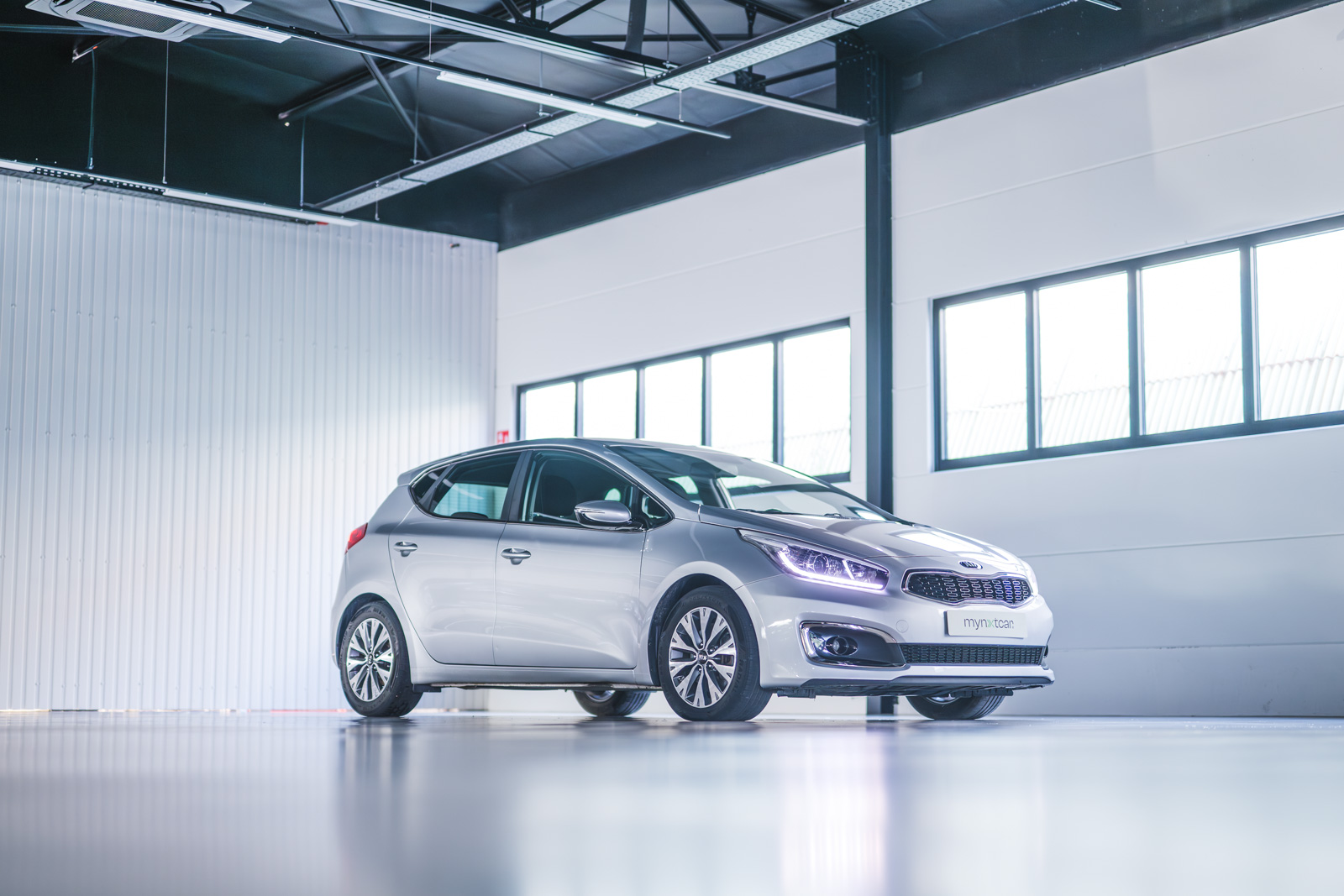Vehicle gallery image 2