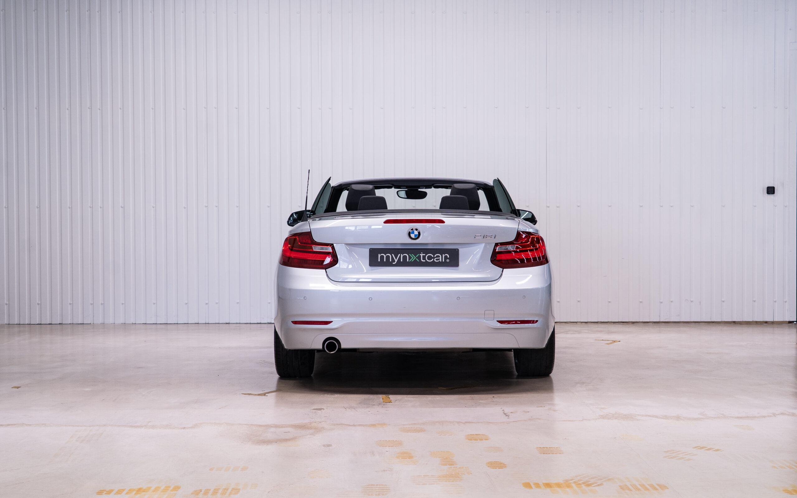 Vehicle gallery image 6