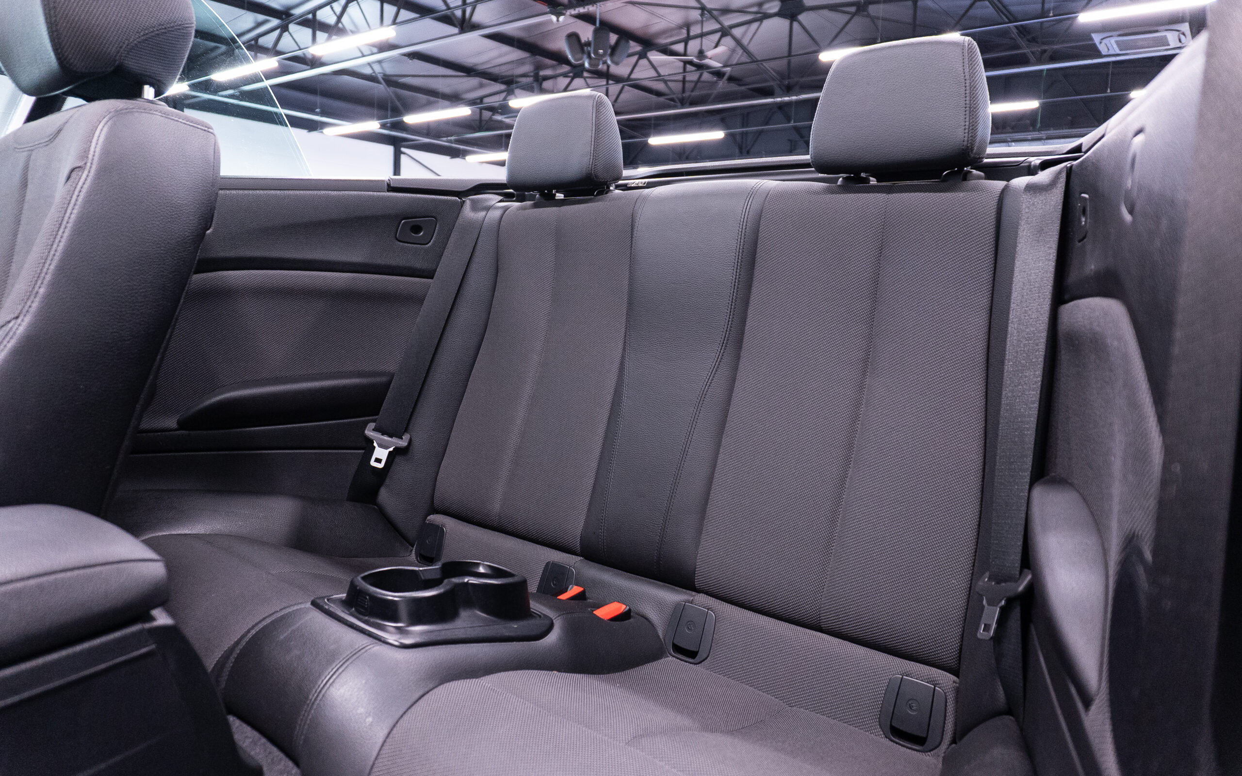 Vehicle gallery image 11