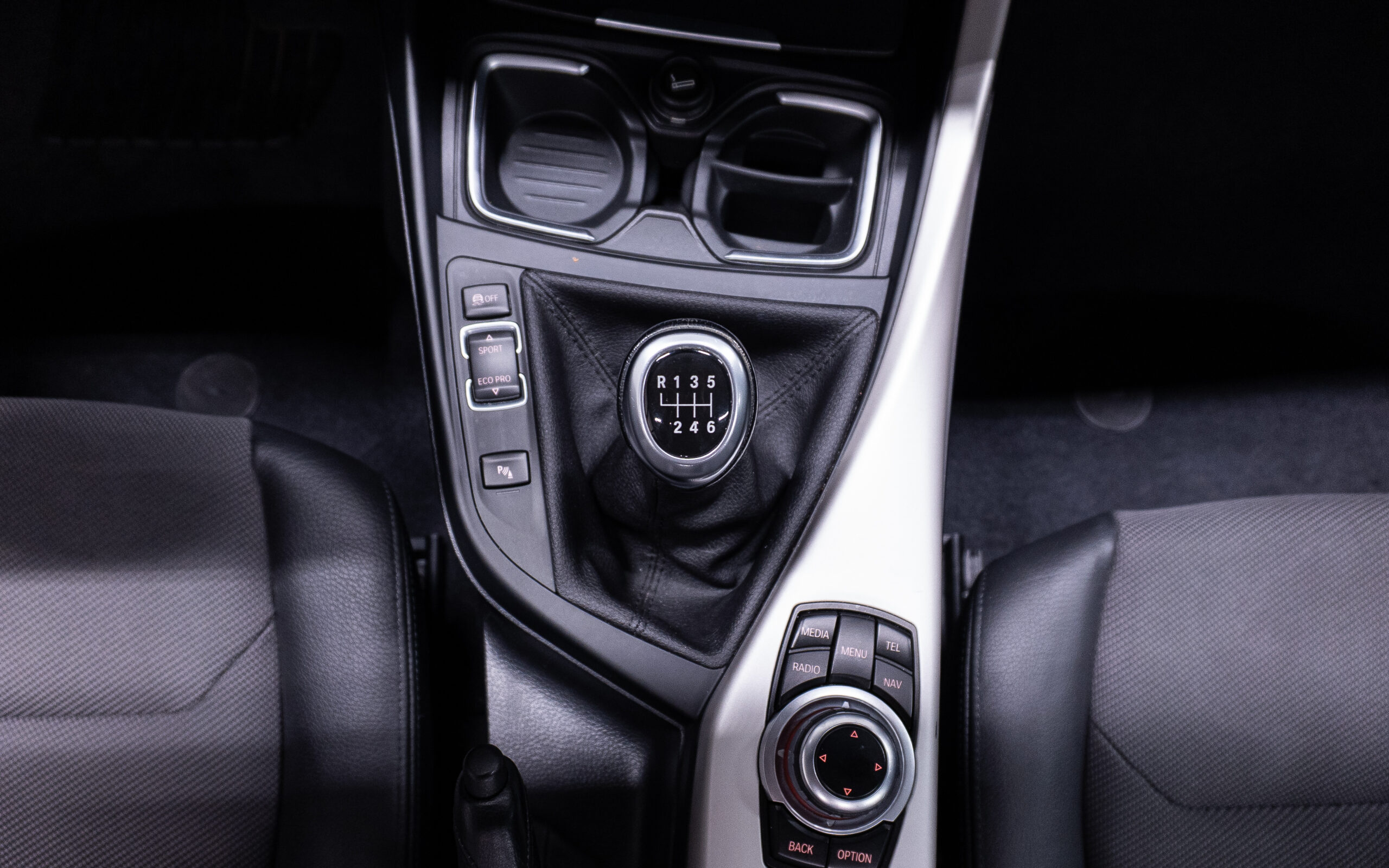 Vehicle gallery image 22