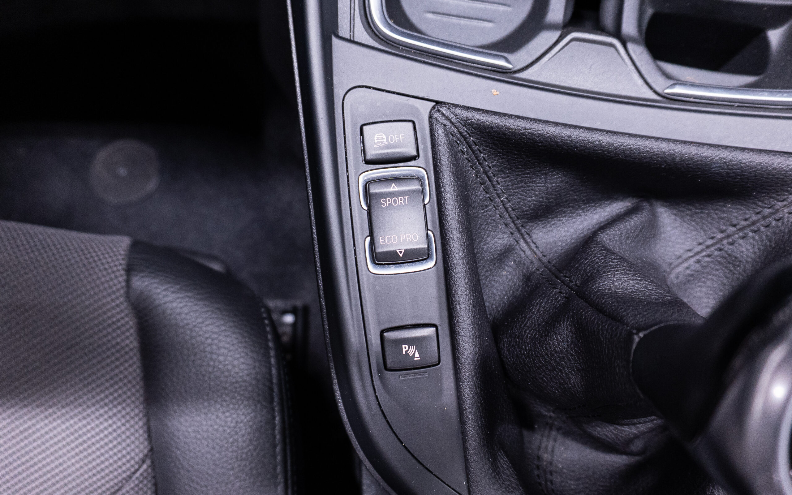 Vehicle gallery image 23