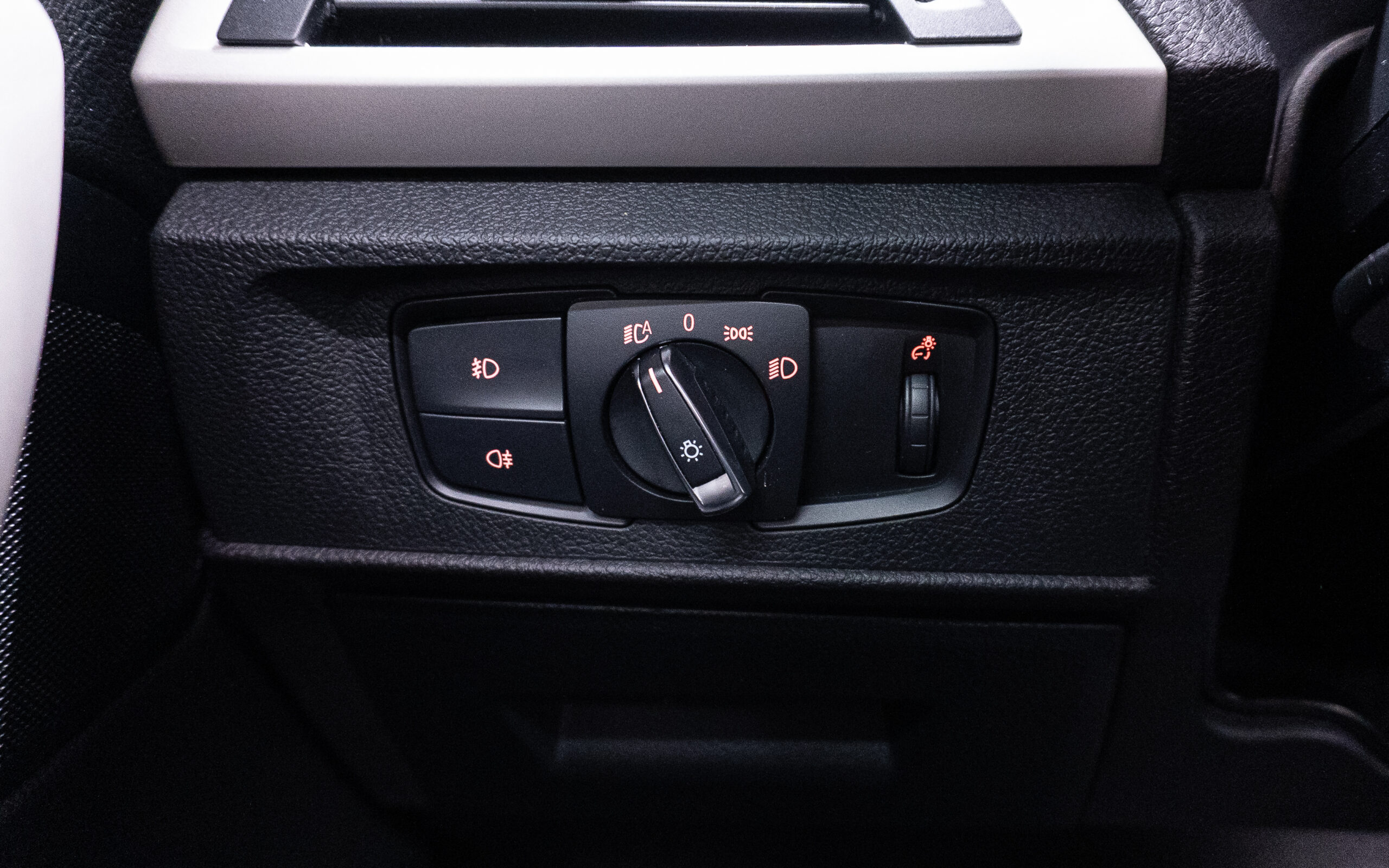 Vehicle gallery image 26