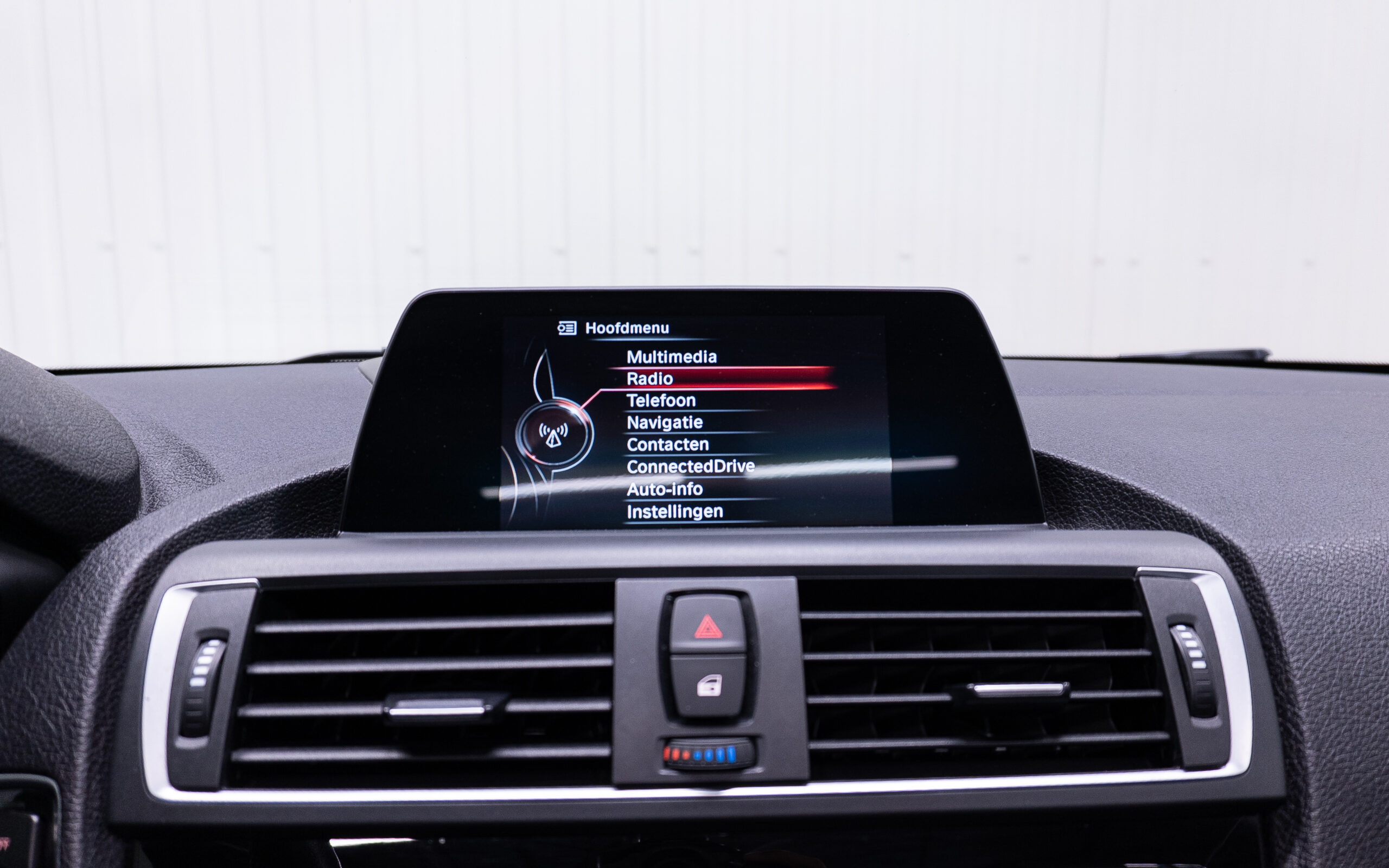 Vehicle gallery image 15
