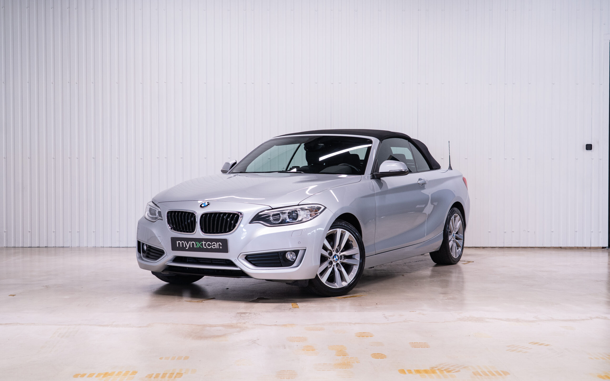 Vehicle gallery image 2