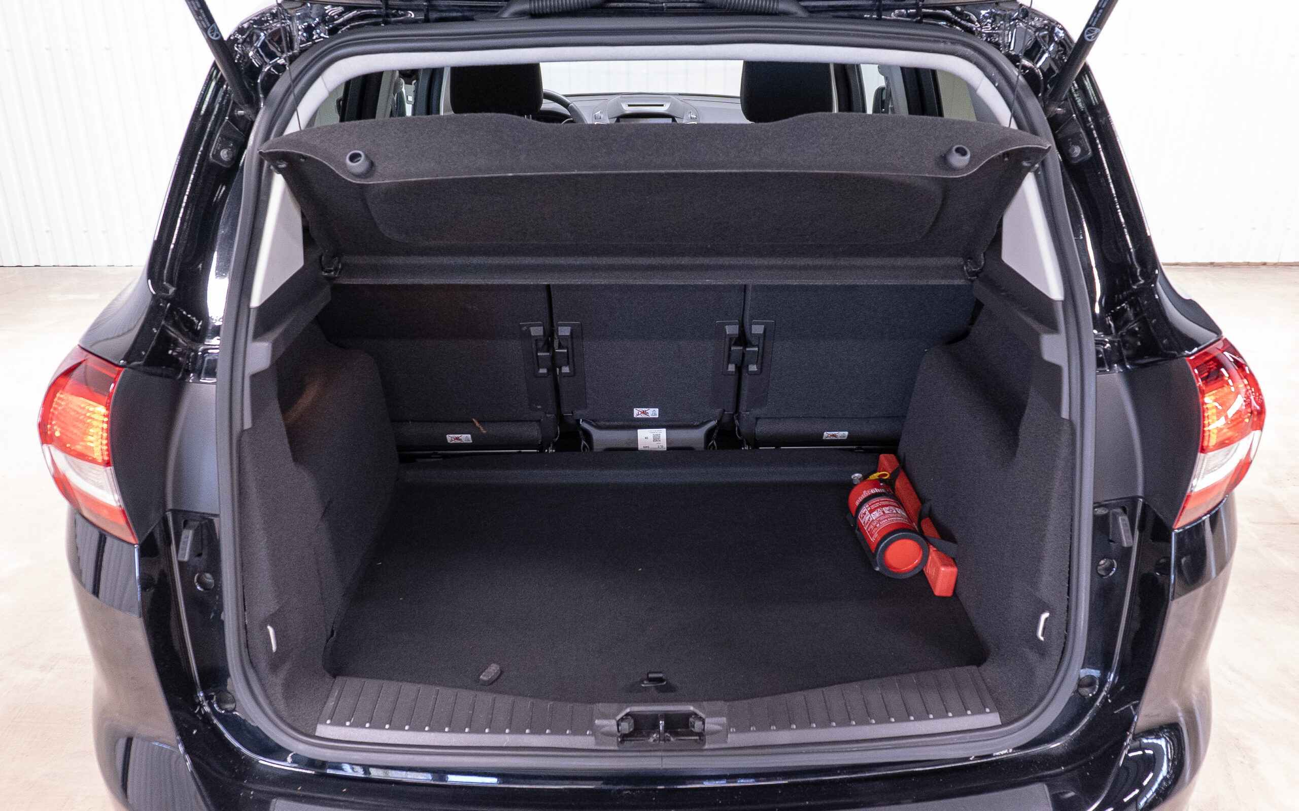 Vehicle gallery image 6