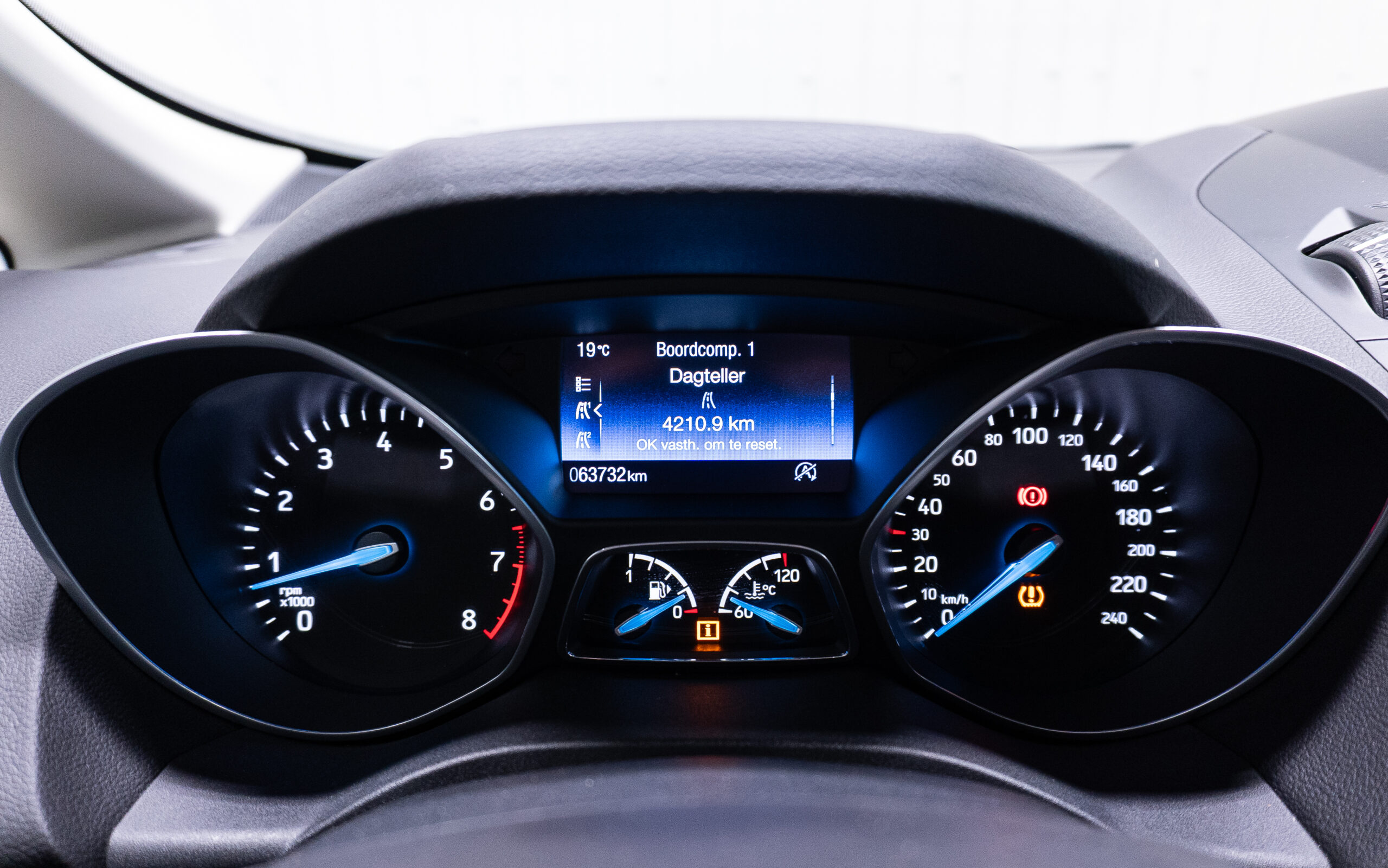 Vehicle gallery image 12