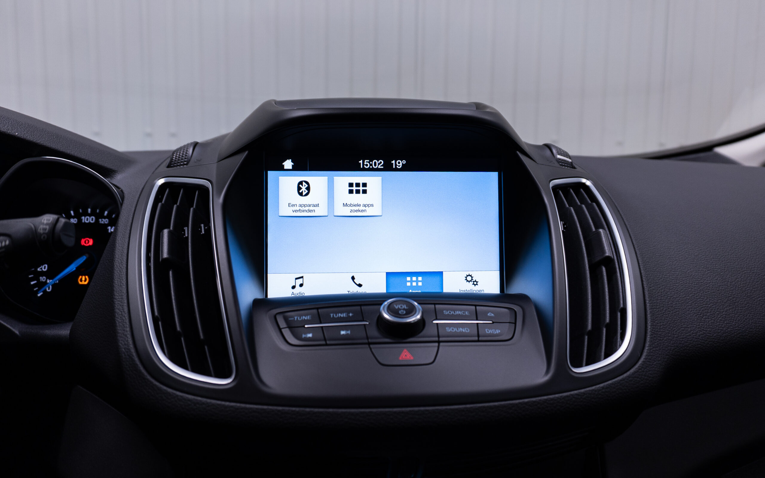 Vehicle gallery image 17