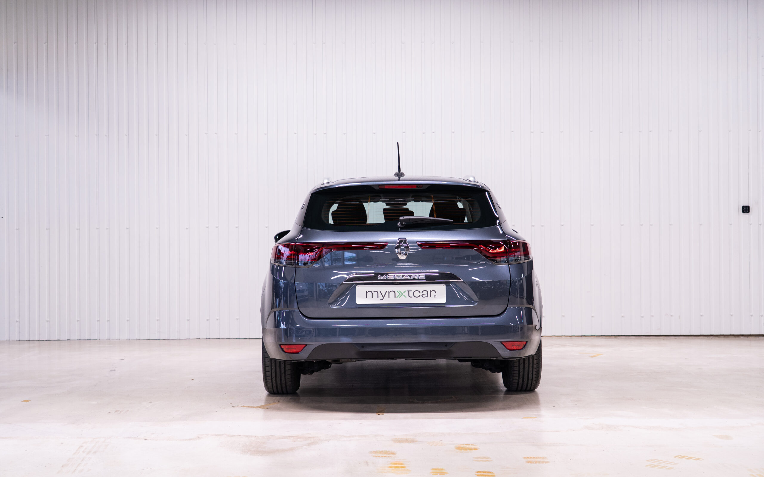 Vehicle gallery image 4