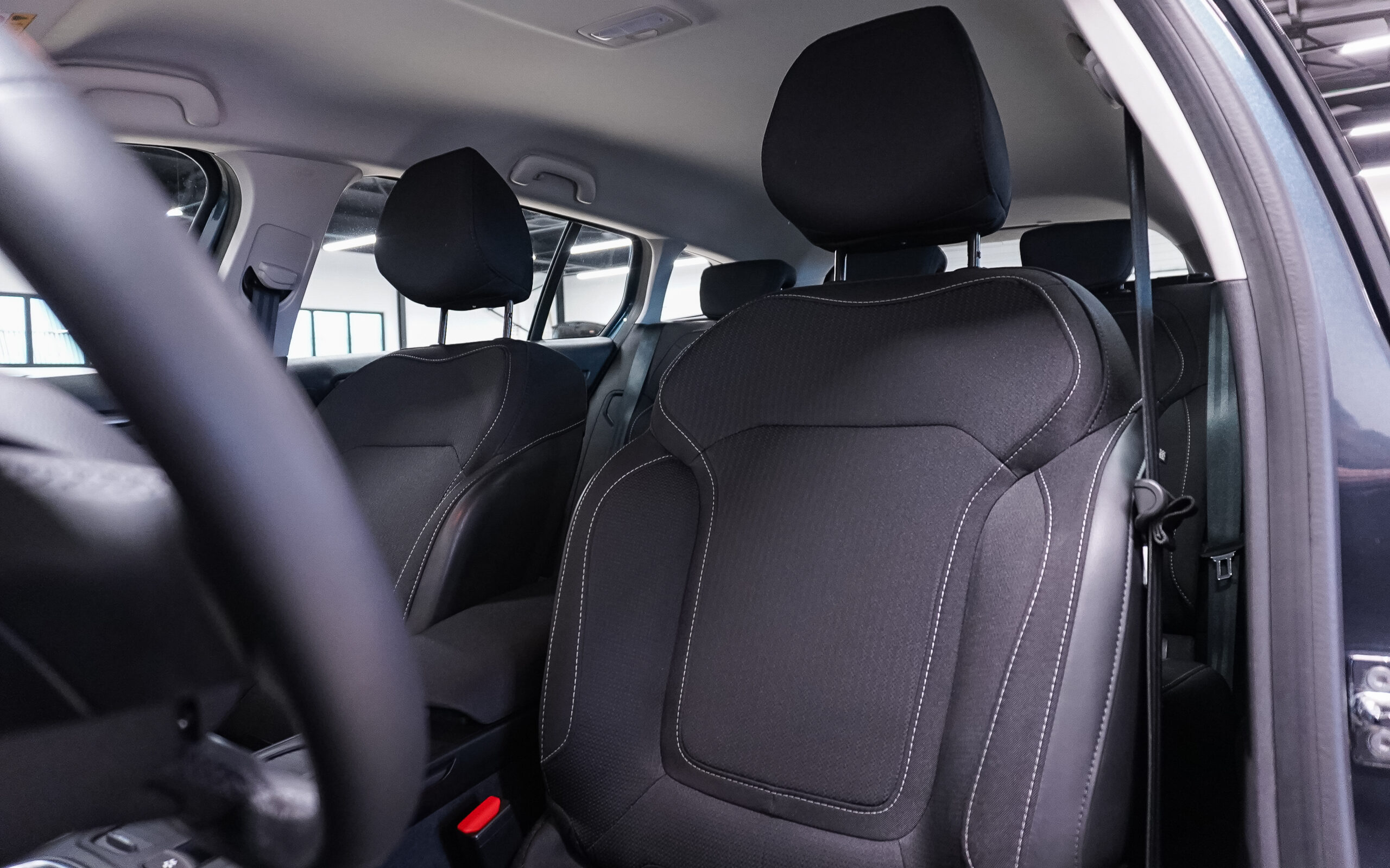 Vehicle gallery image 7