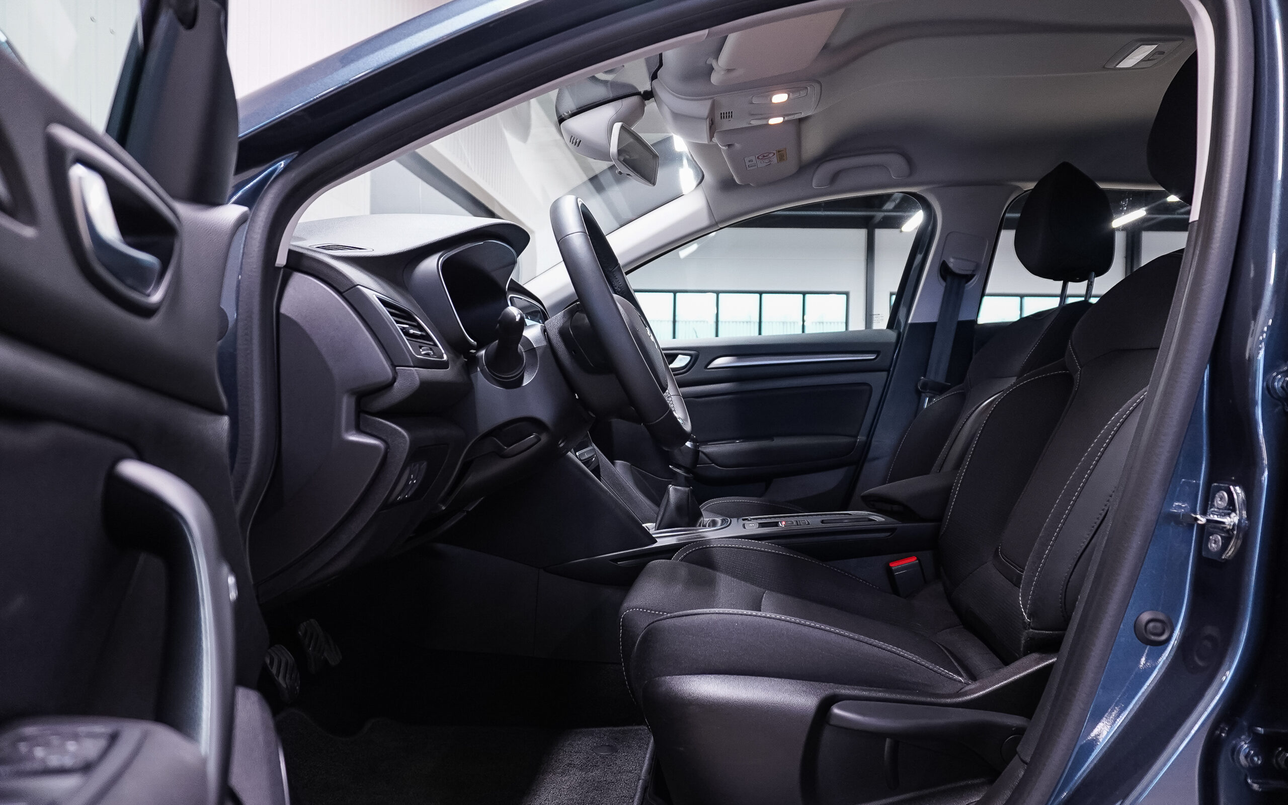 Vehicle gallery image 8