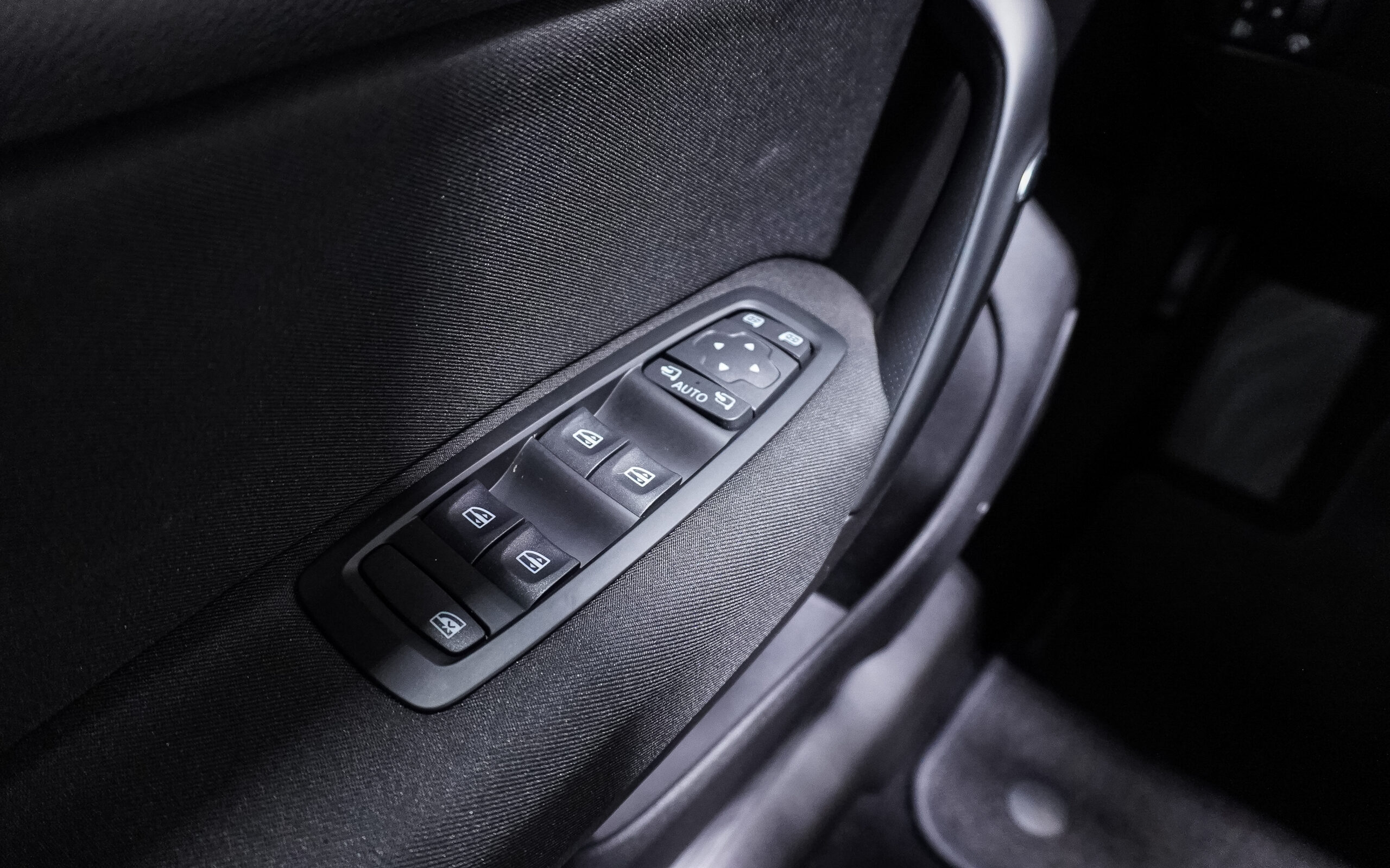 Vehicle gallery image 21