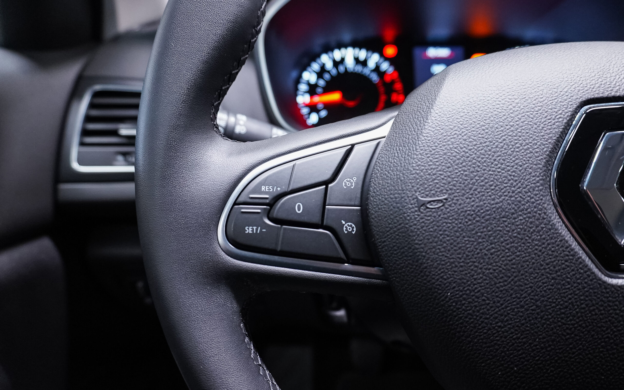 Vehicle gallery image 24
