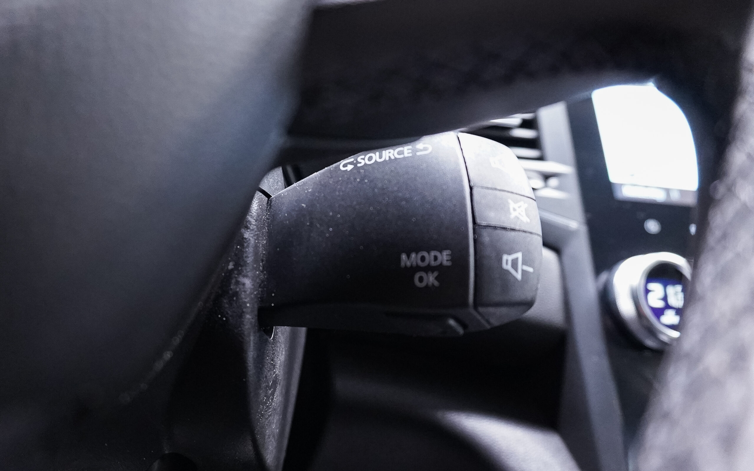 Vehicle gallery image 23