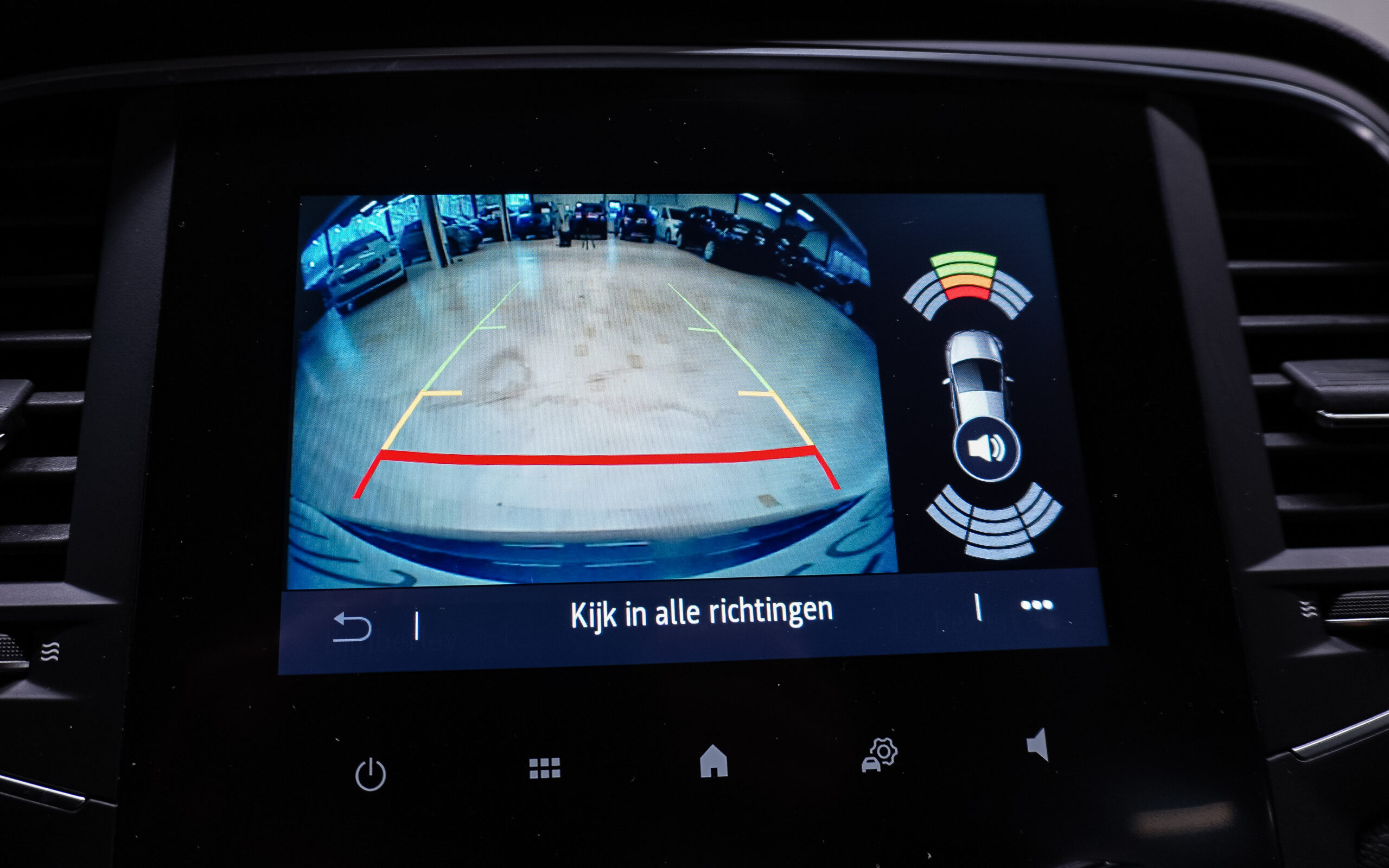 Vehicle gallery image 18
