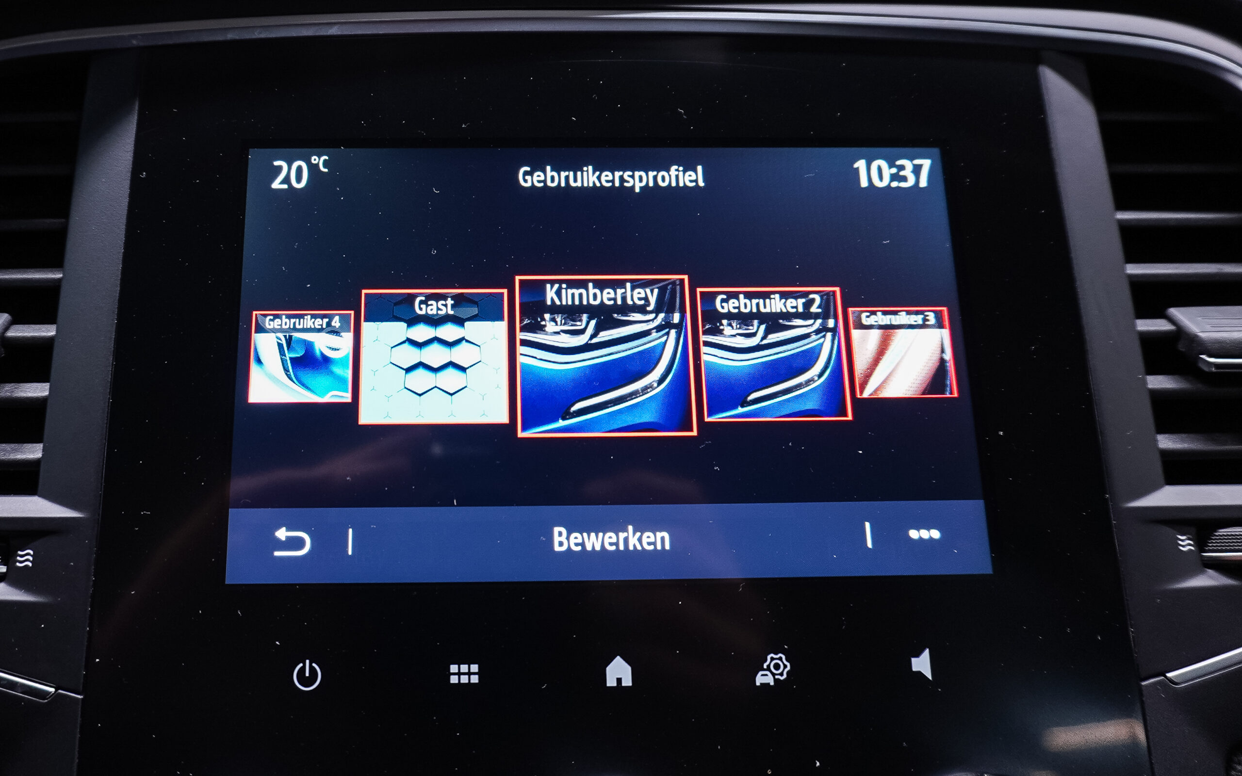 Vehicle gallery image 16