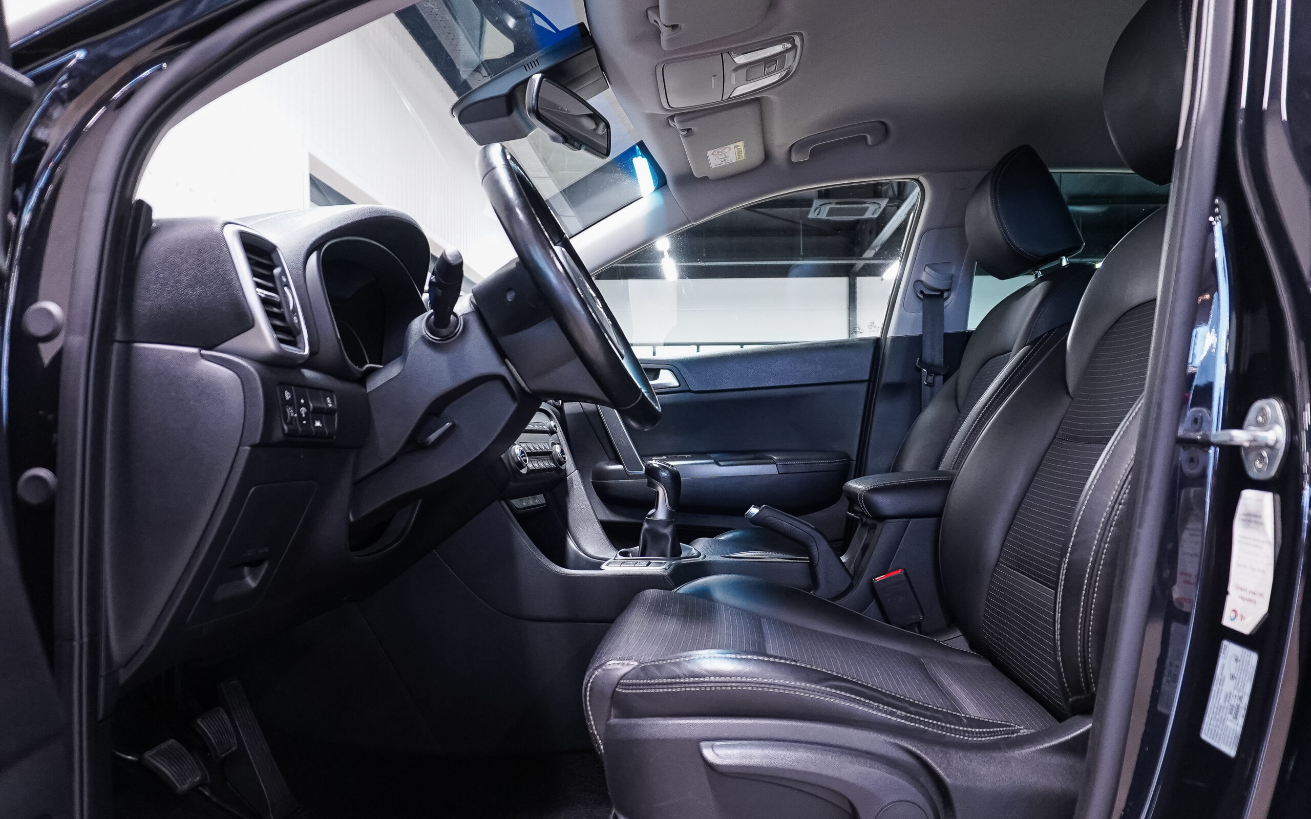 Vehicle gallery image 8