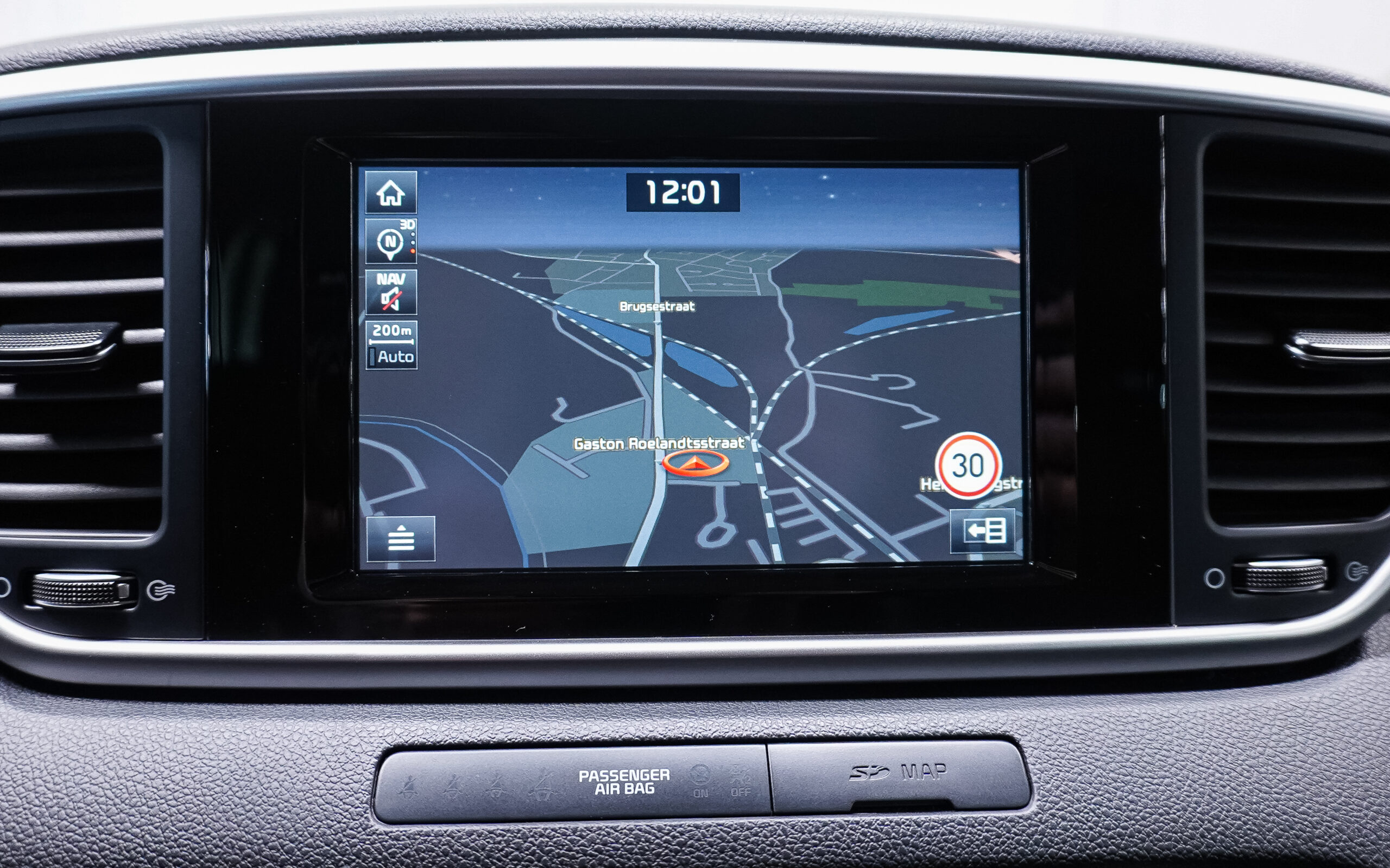 Vehicle gallery image 16