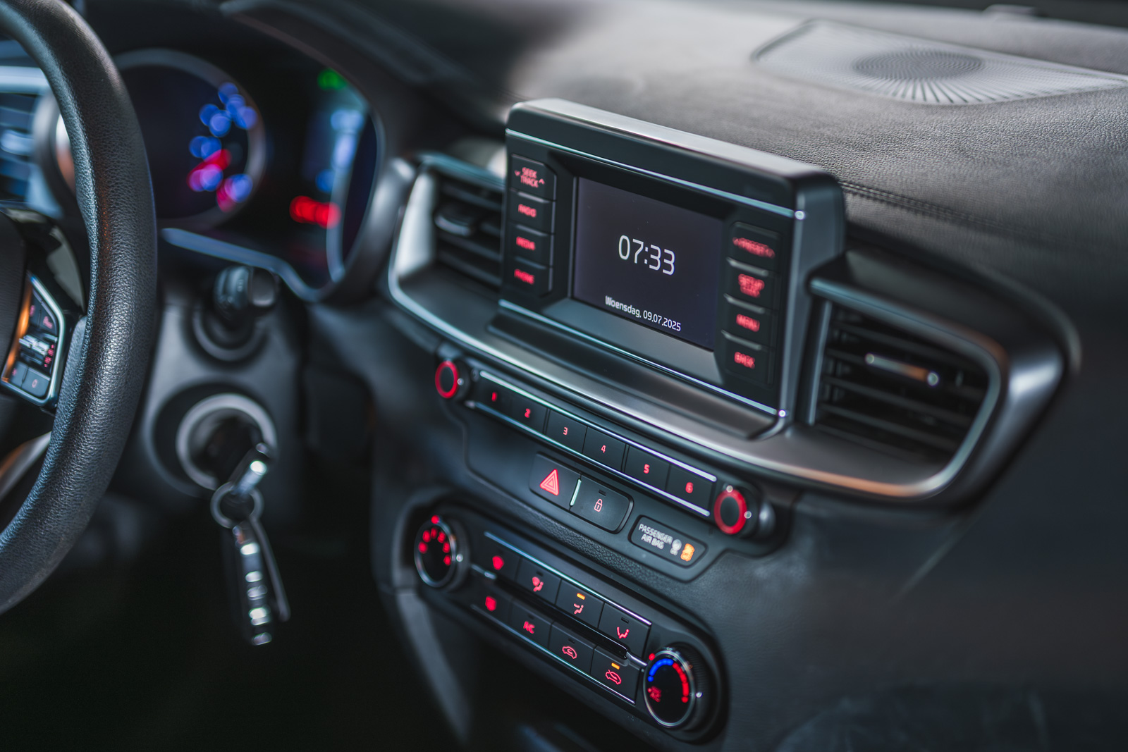 Vehicle gallery image 15