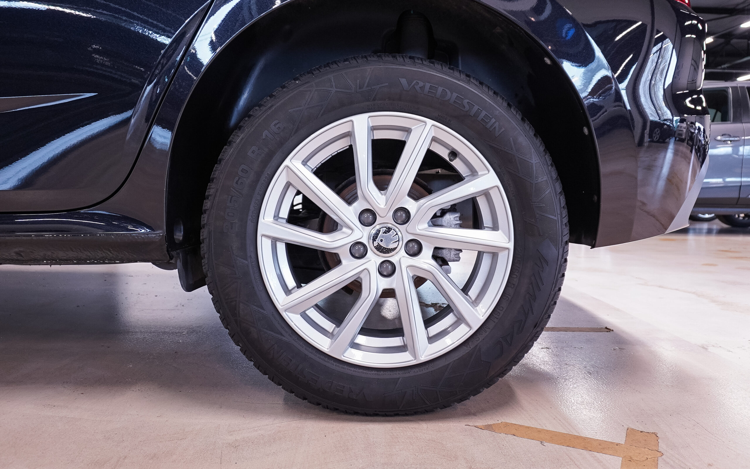 Vehicle gallery image 7