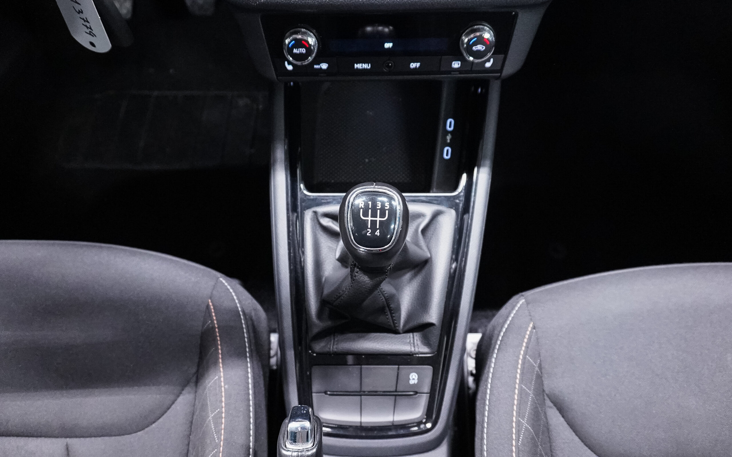Vehicle gallery image 21