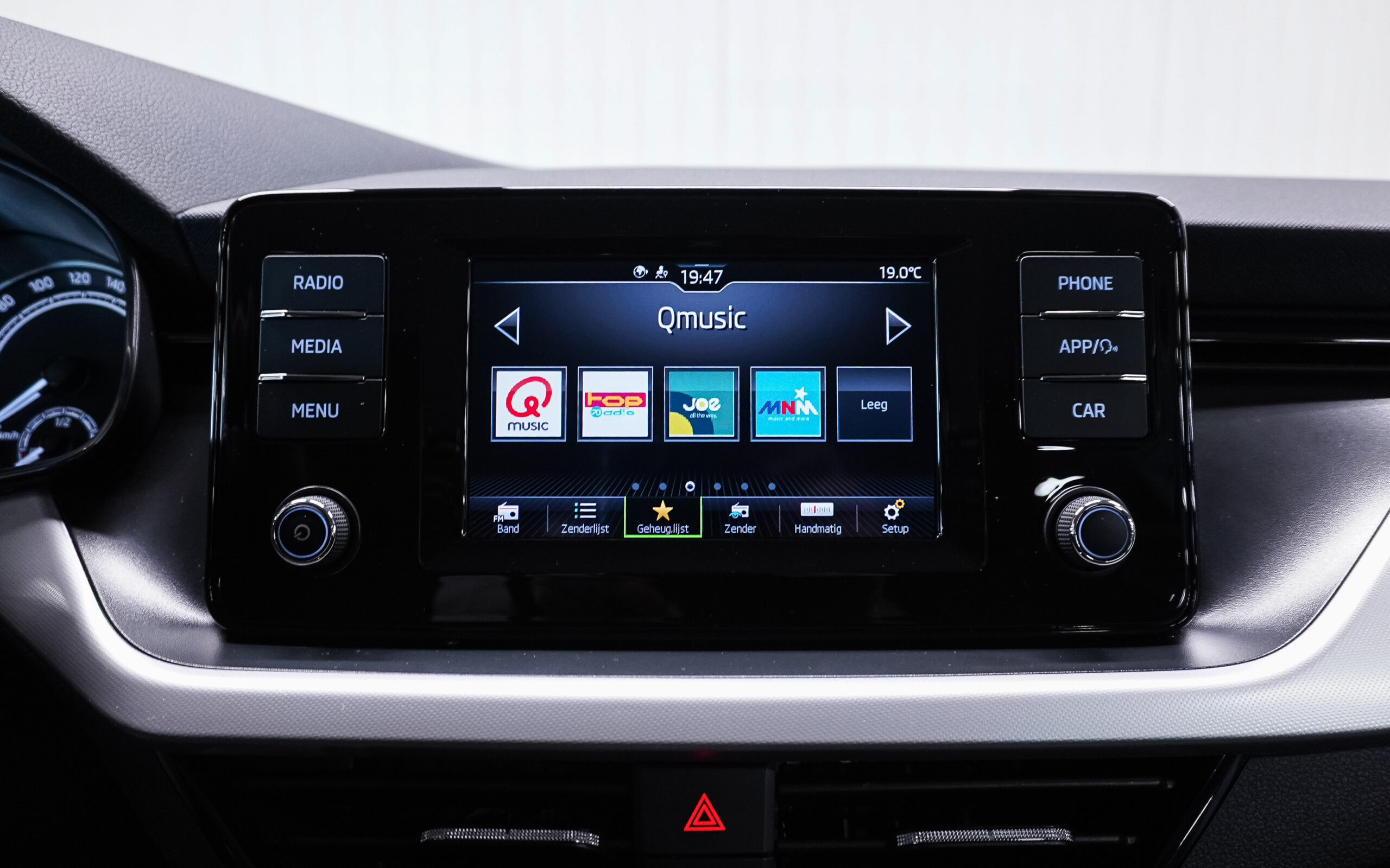 Vehicle gallery image 14