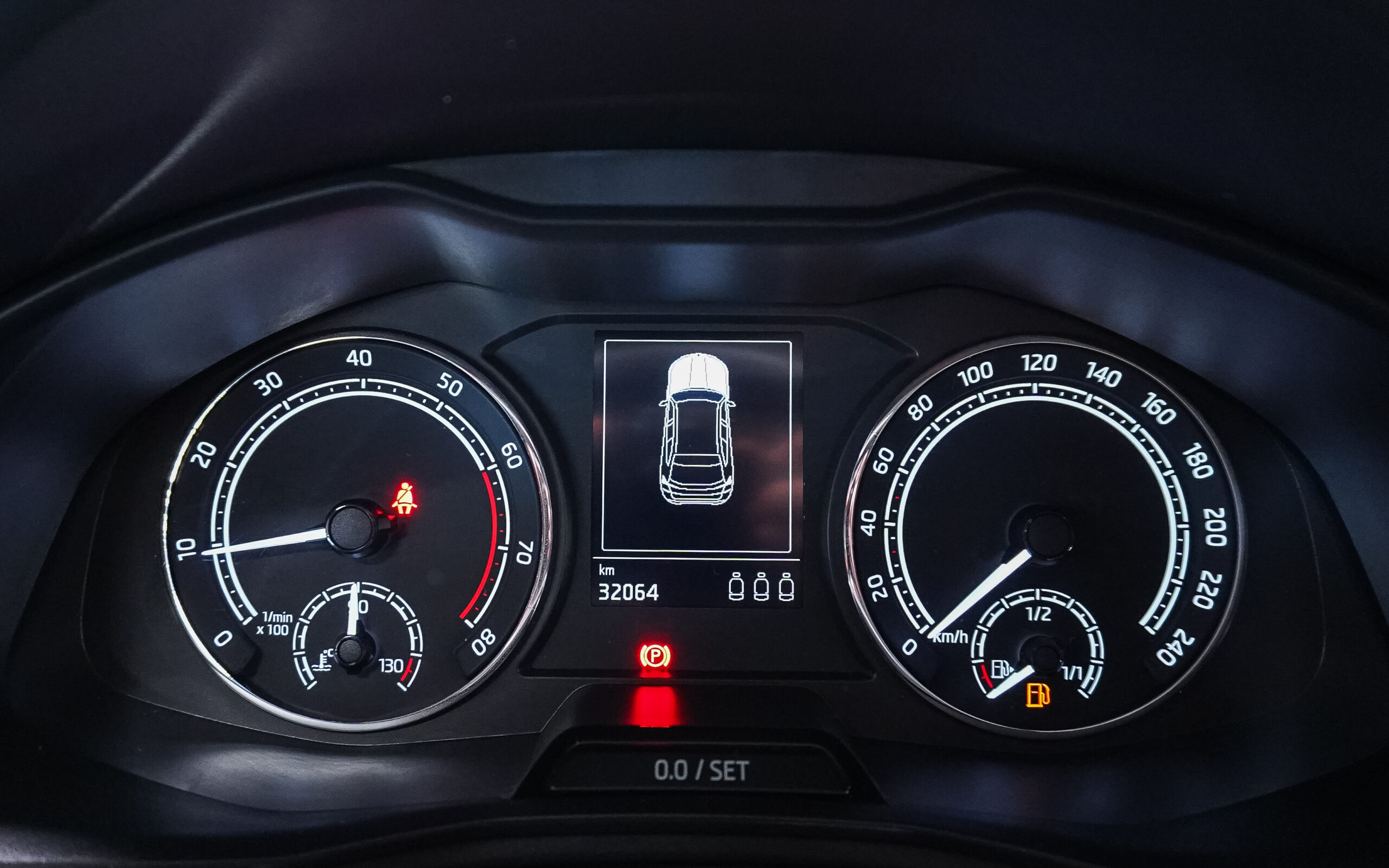 Vehicle gallery image 12