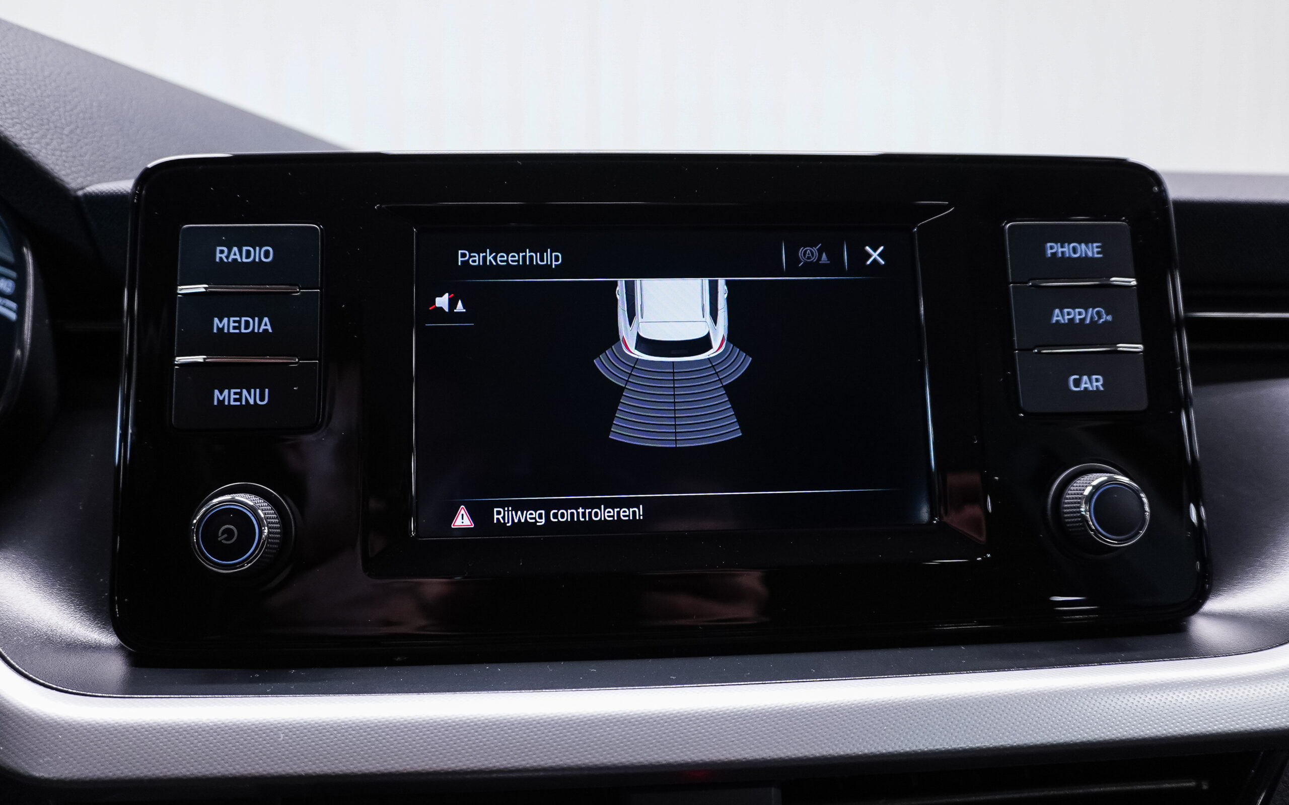 Vehicle gallery image 19