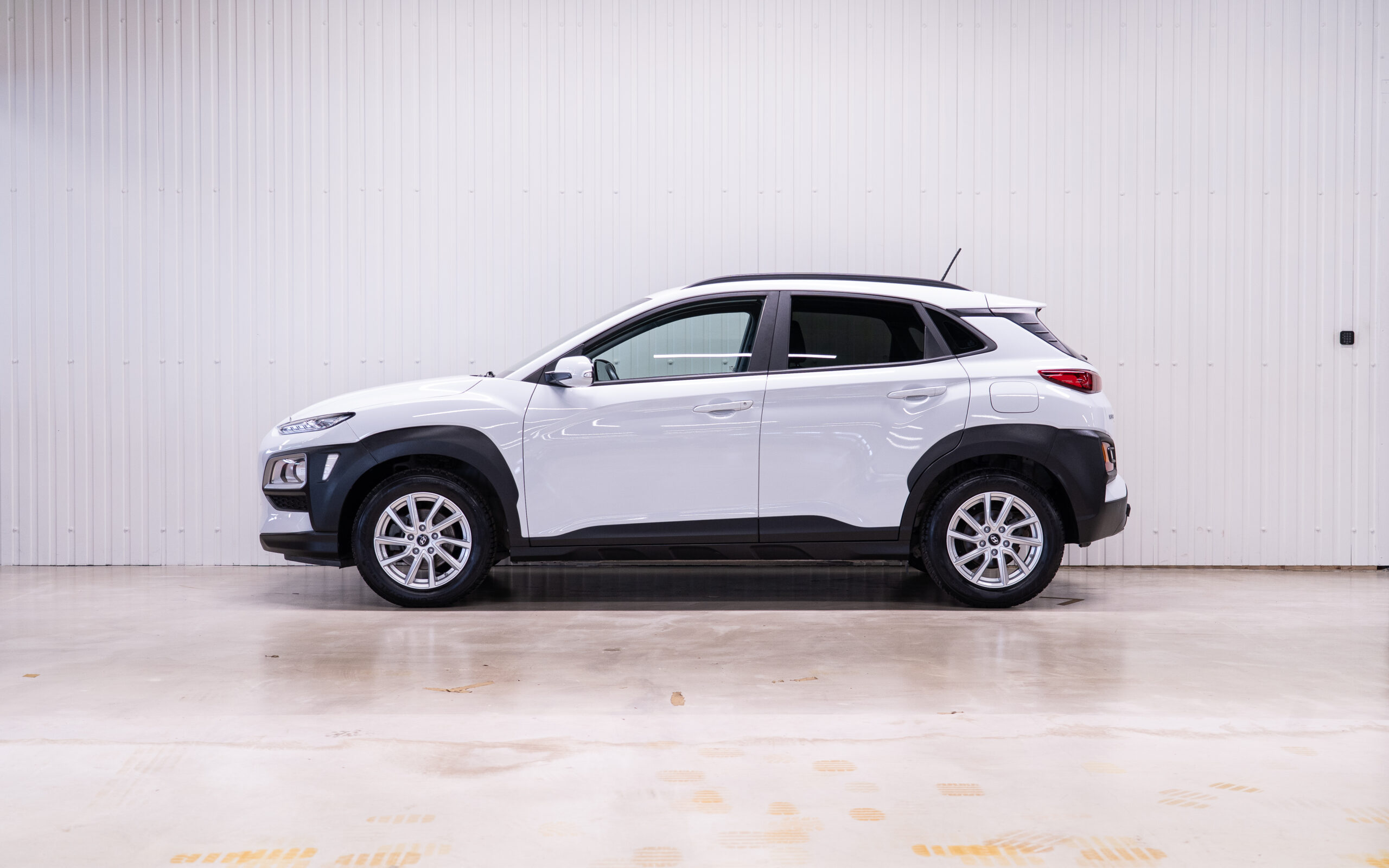 Vehicle gallery image 2