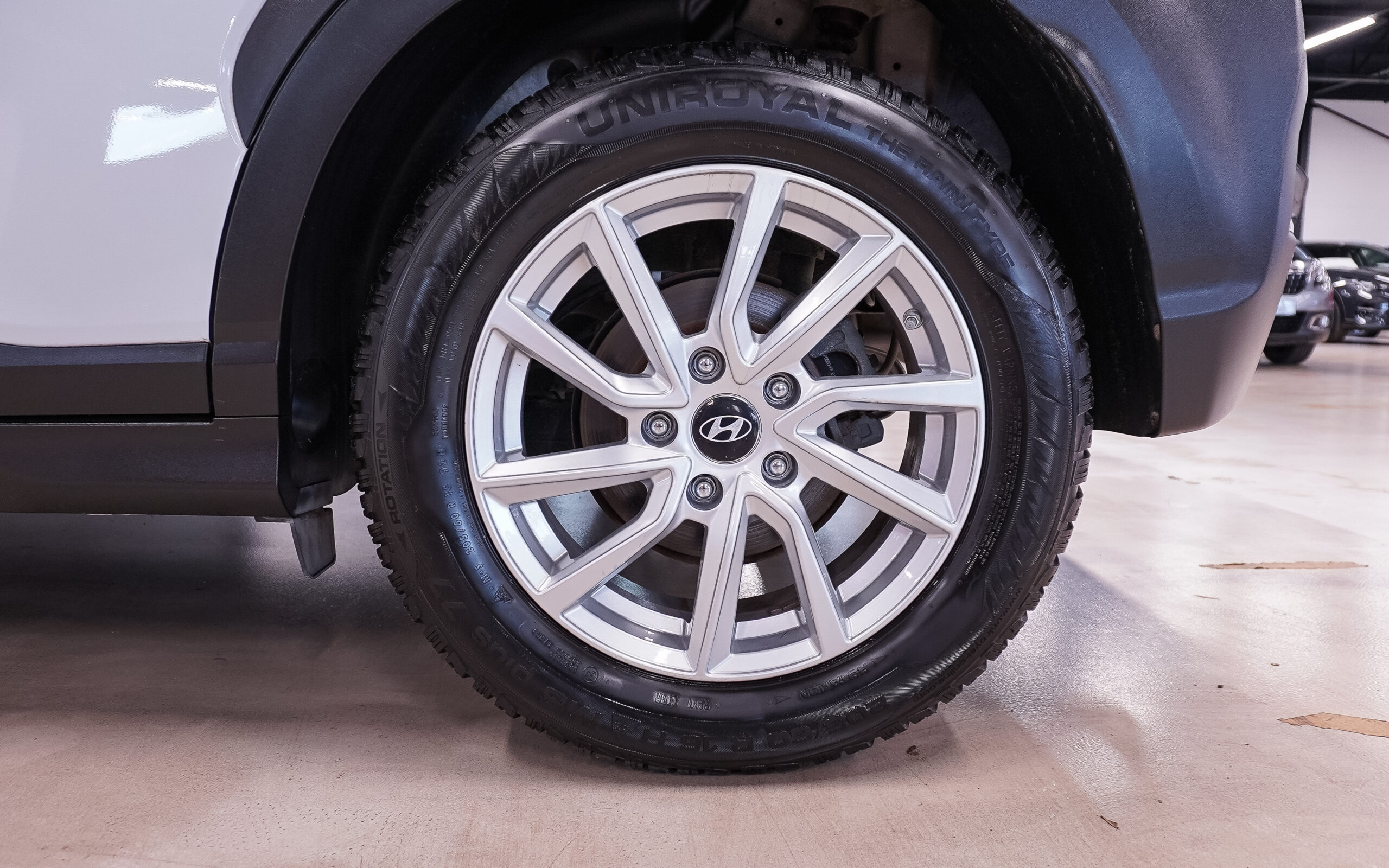 Vehicle gallery image 6