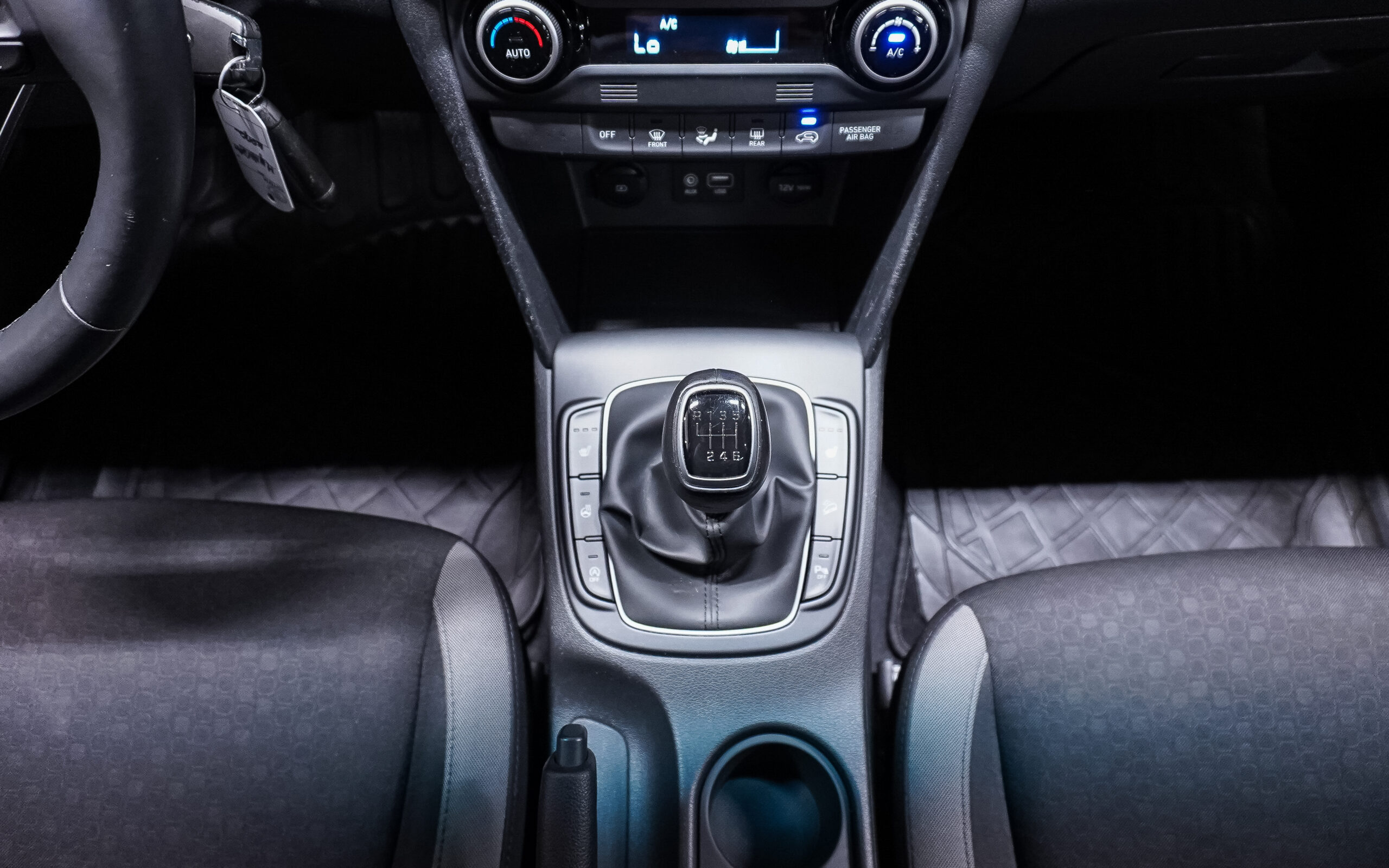 Vehicle gallery image 21