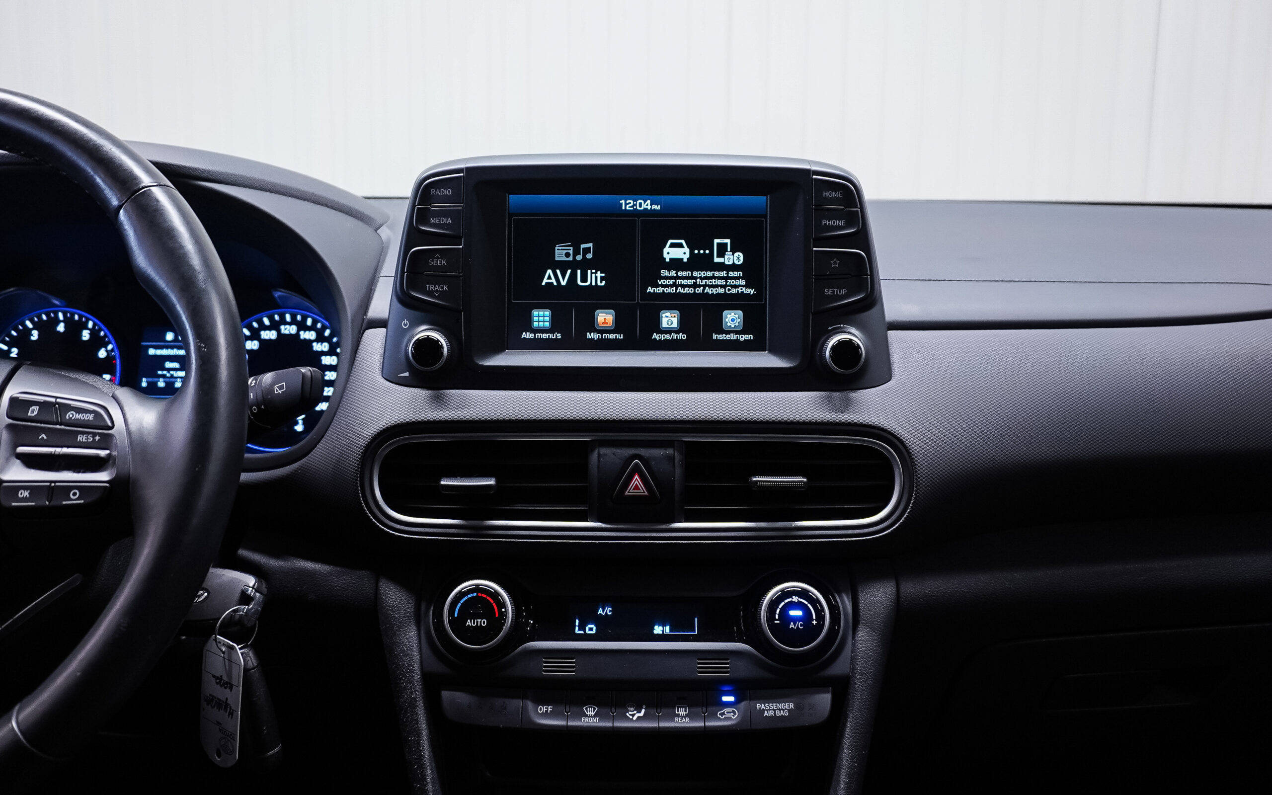 Vehicle gallery image 13