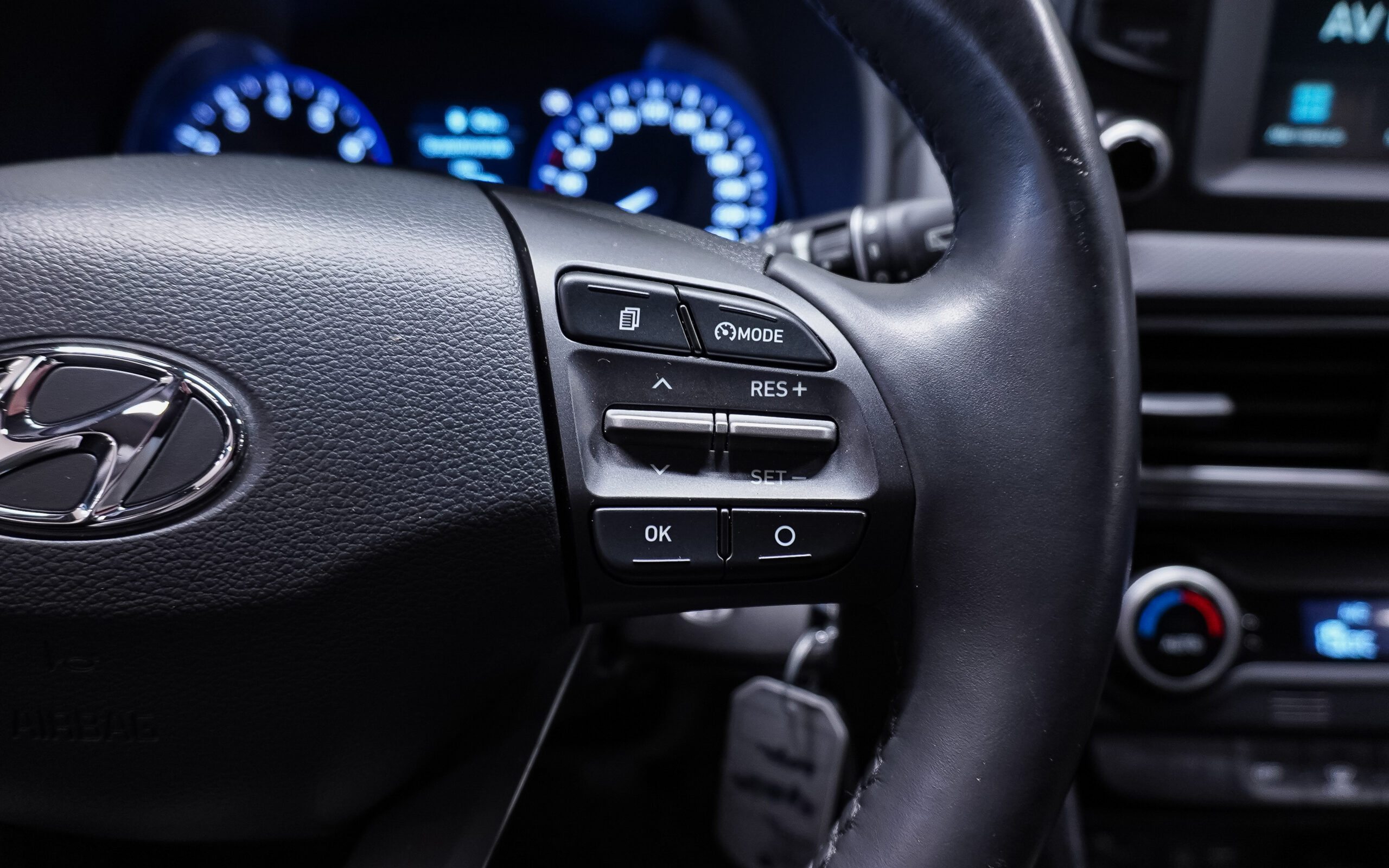 Vehicle gallery image 25