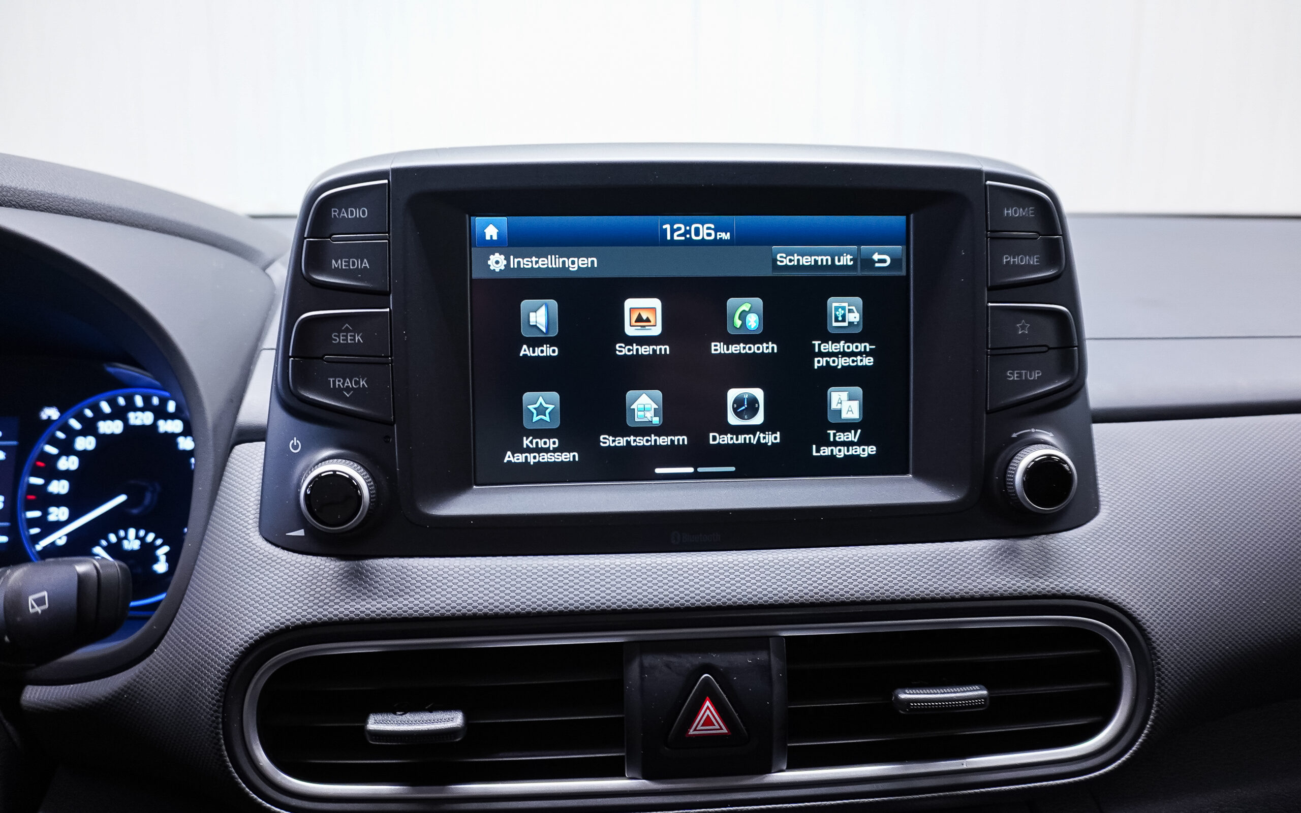 Vehicle gallery image 16