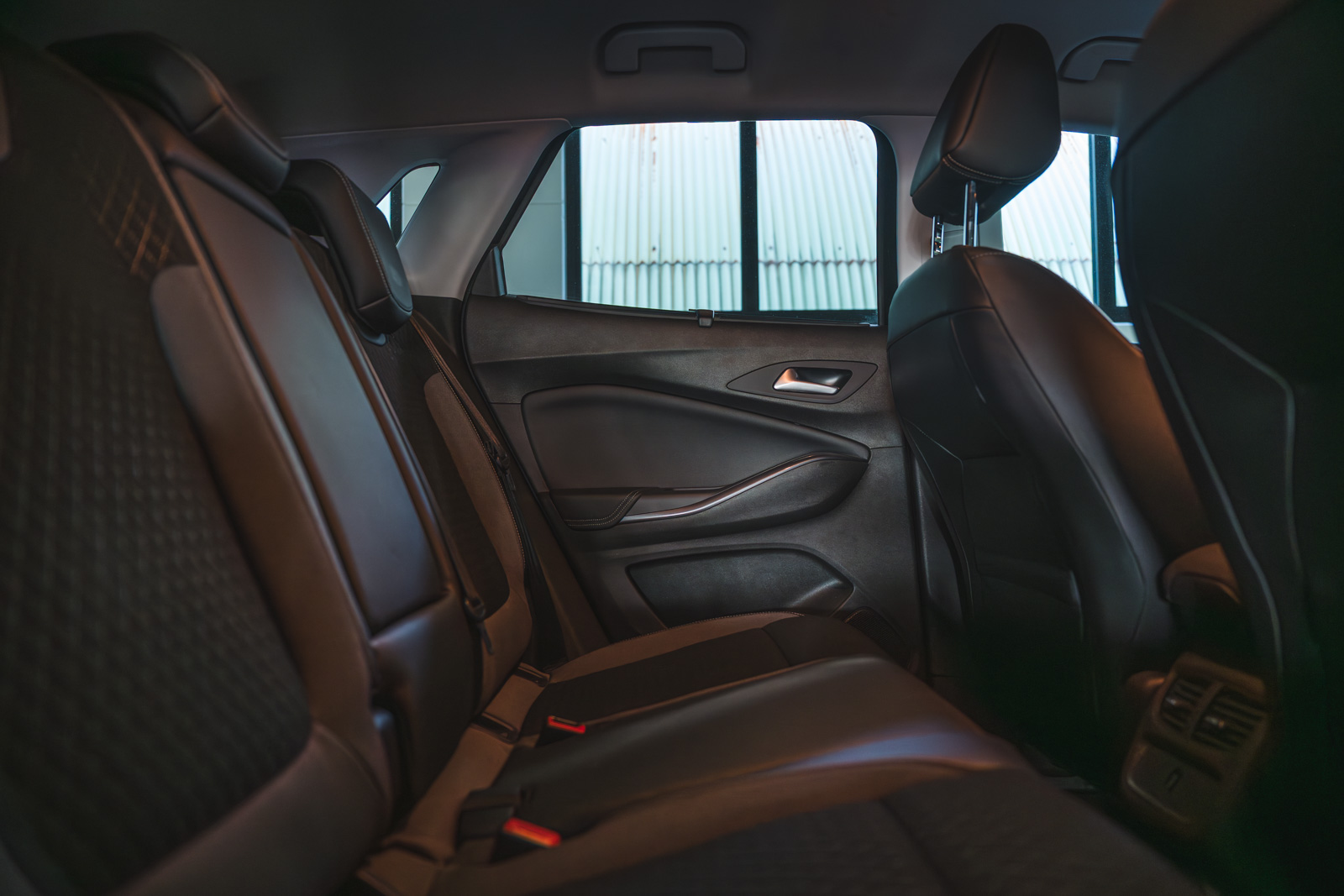Vehicle gallery image 11