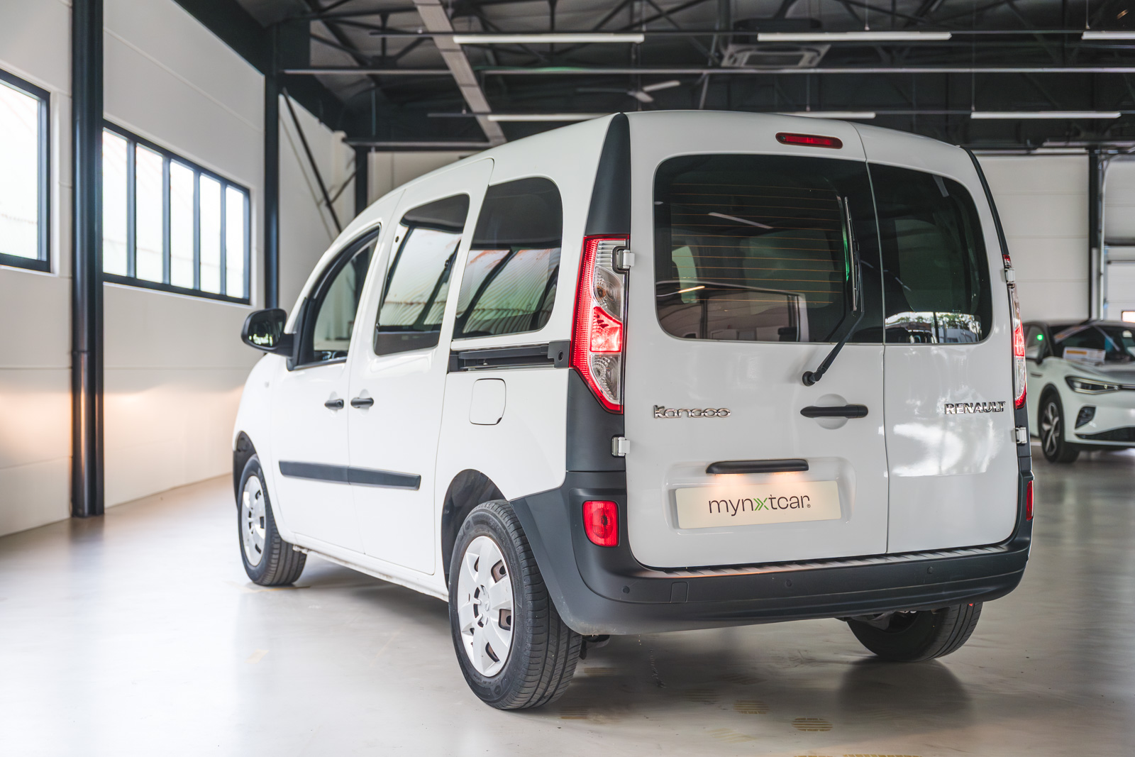 Vehicle gallery image 7