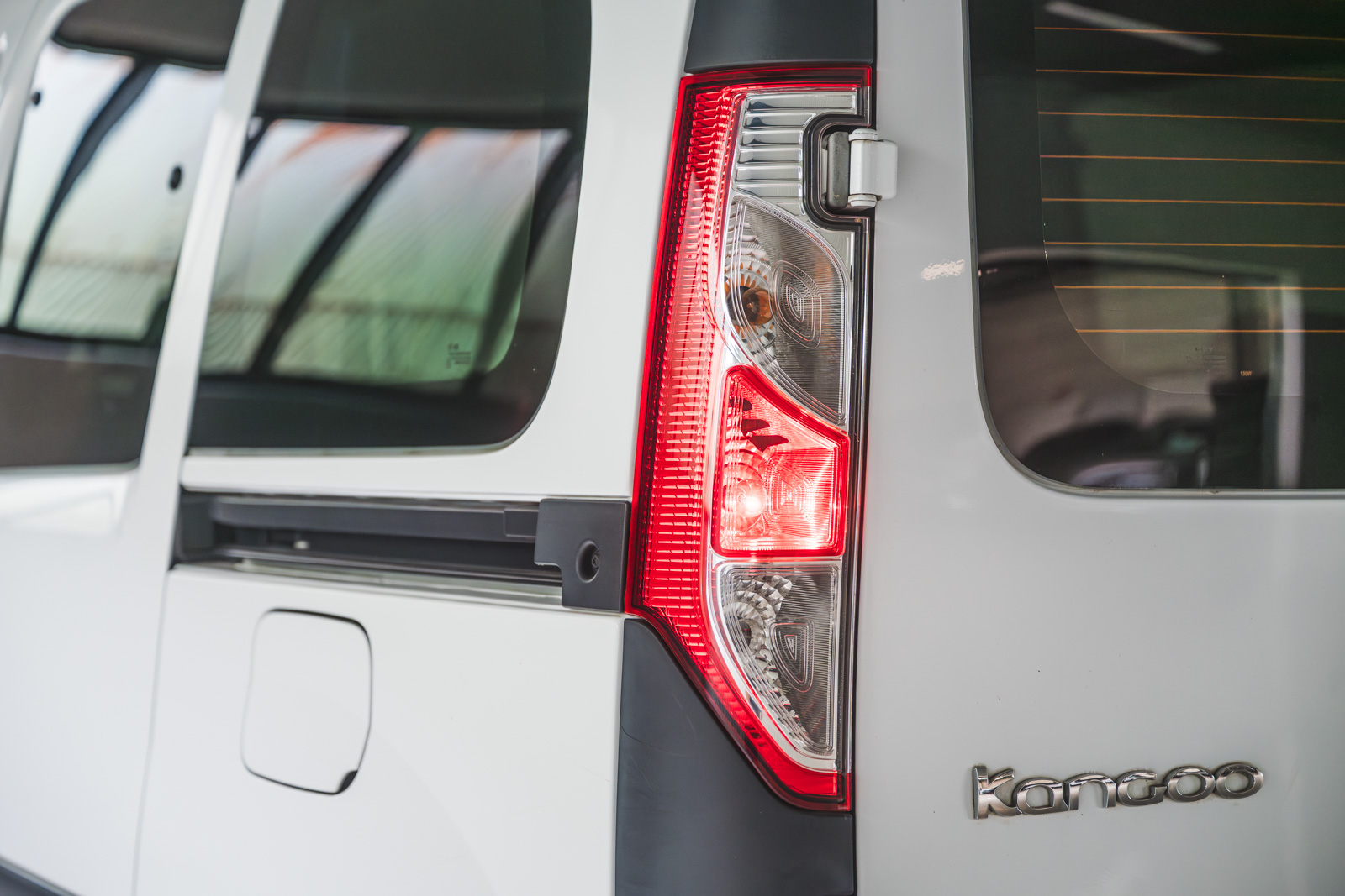Vehicle gallery image 12