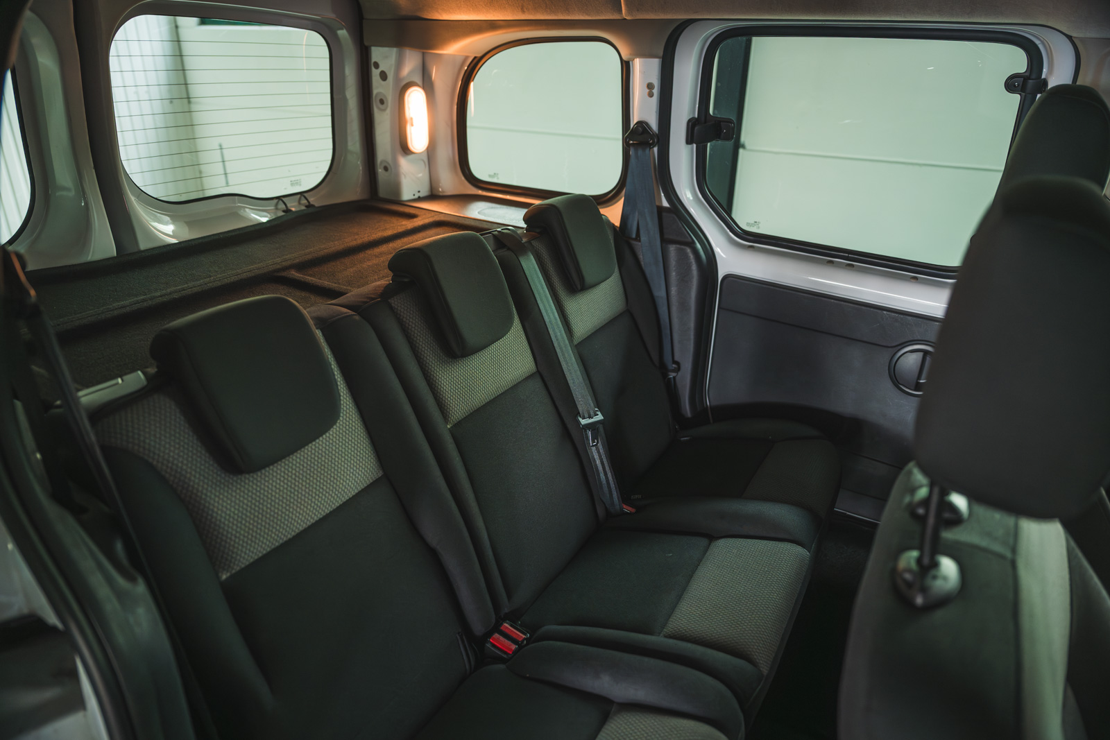 Vehicle gallery image 22