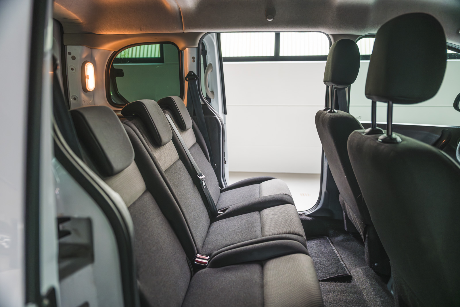 Vehicle gallery image 20