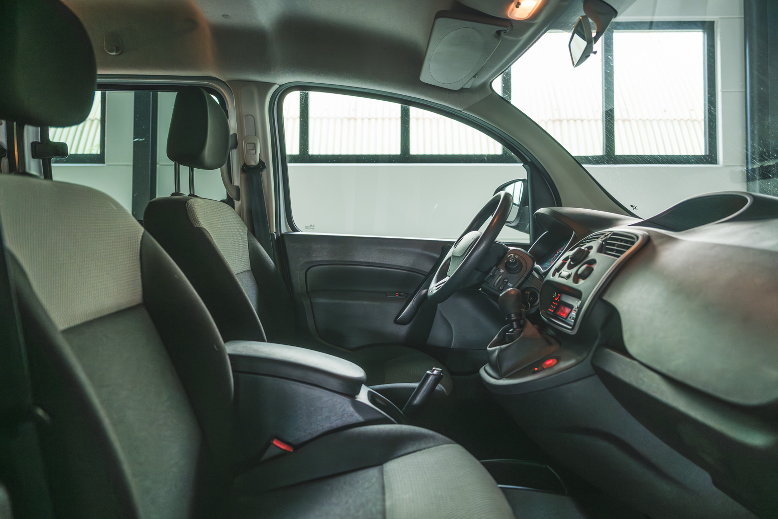 Vehicle gallery image 15