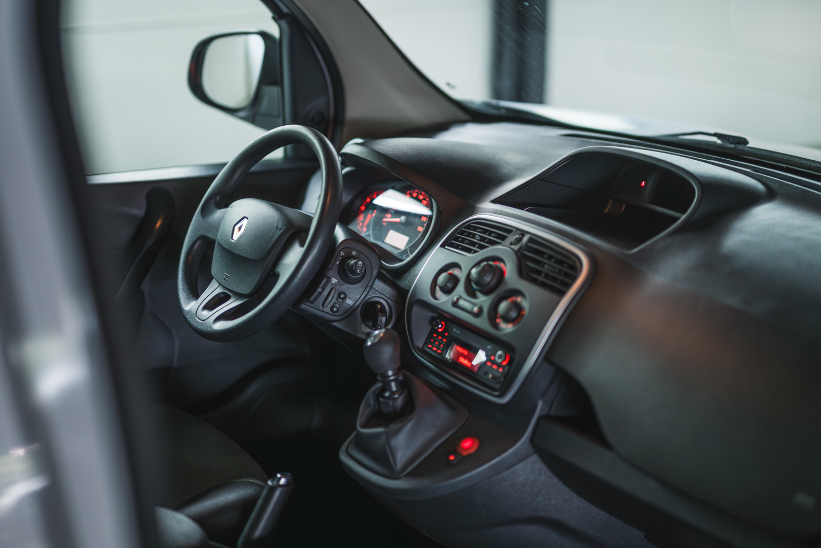 Vehicle gallery image 23
